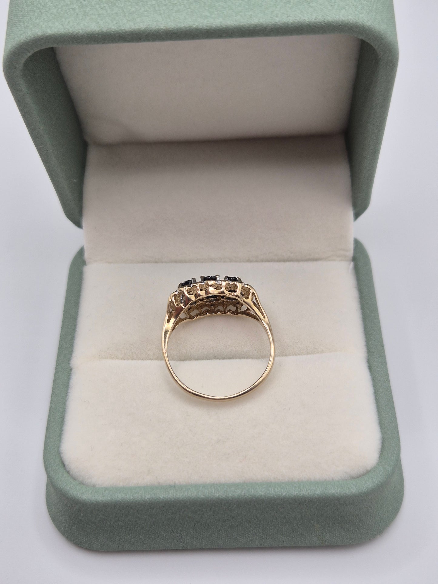 9ct gold sapphire and diamond ring