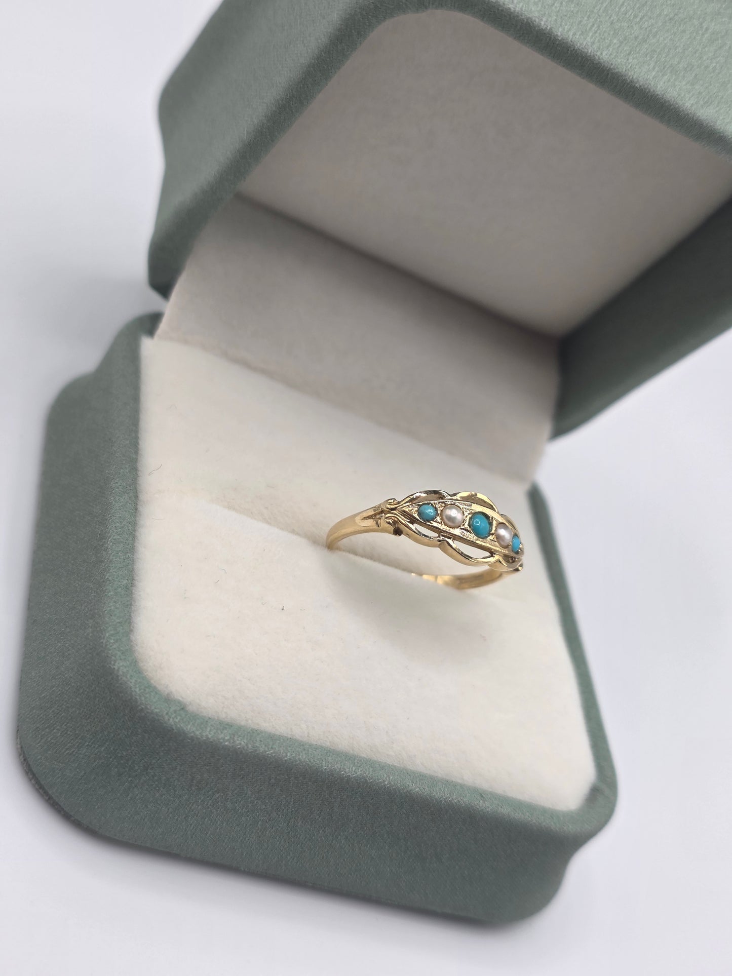 9ct gold turquoise and pearl ring