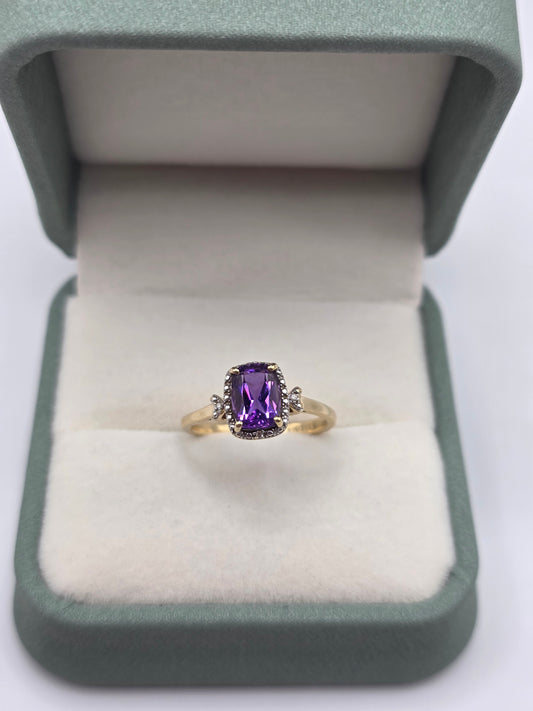 9ct gold amethyst and diamond ring