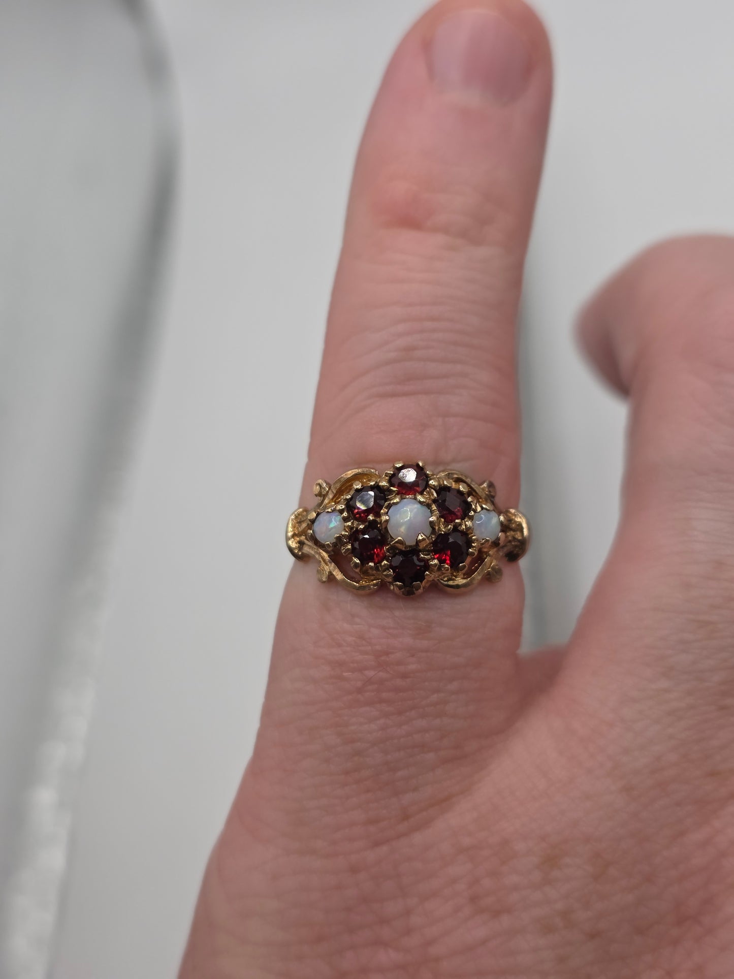9ct gold opal and garnet ring