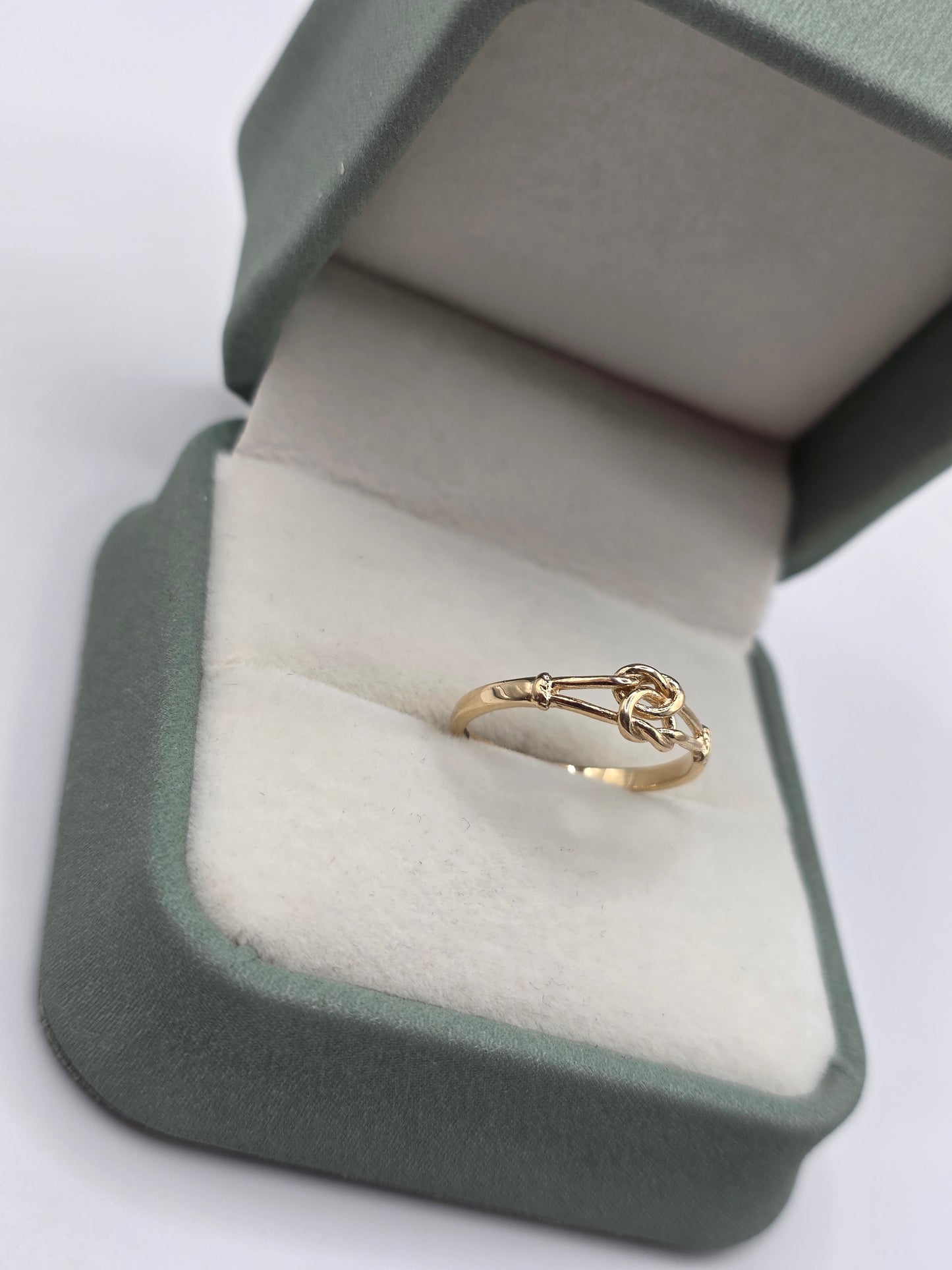9ct gold love knot ring