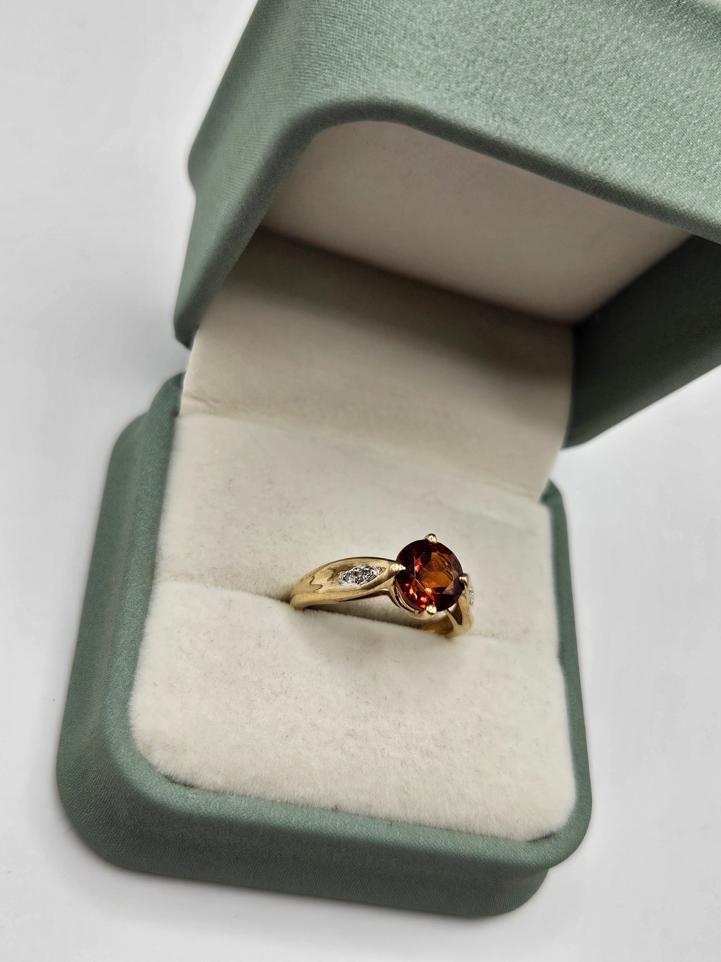 9ct gold spinel and diamond ring