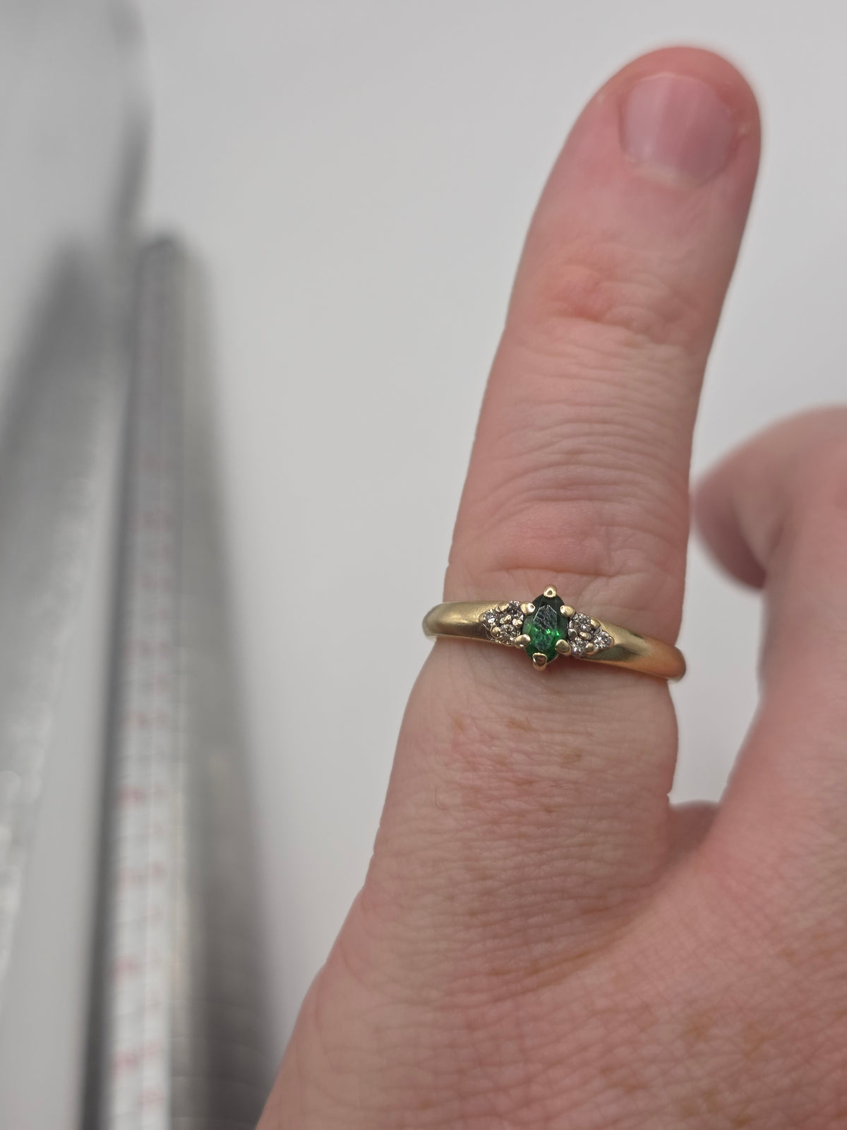 9ct gold emerald and diamond ring
