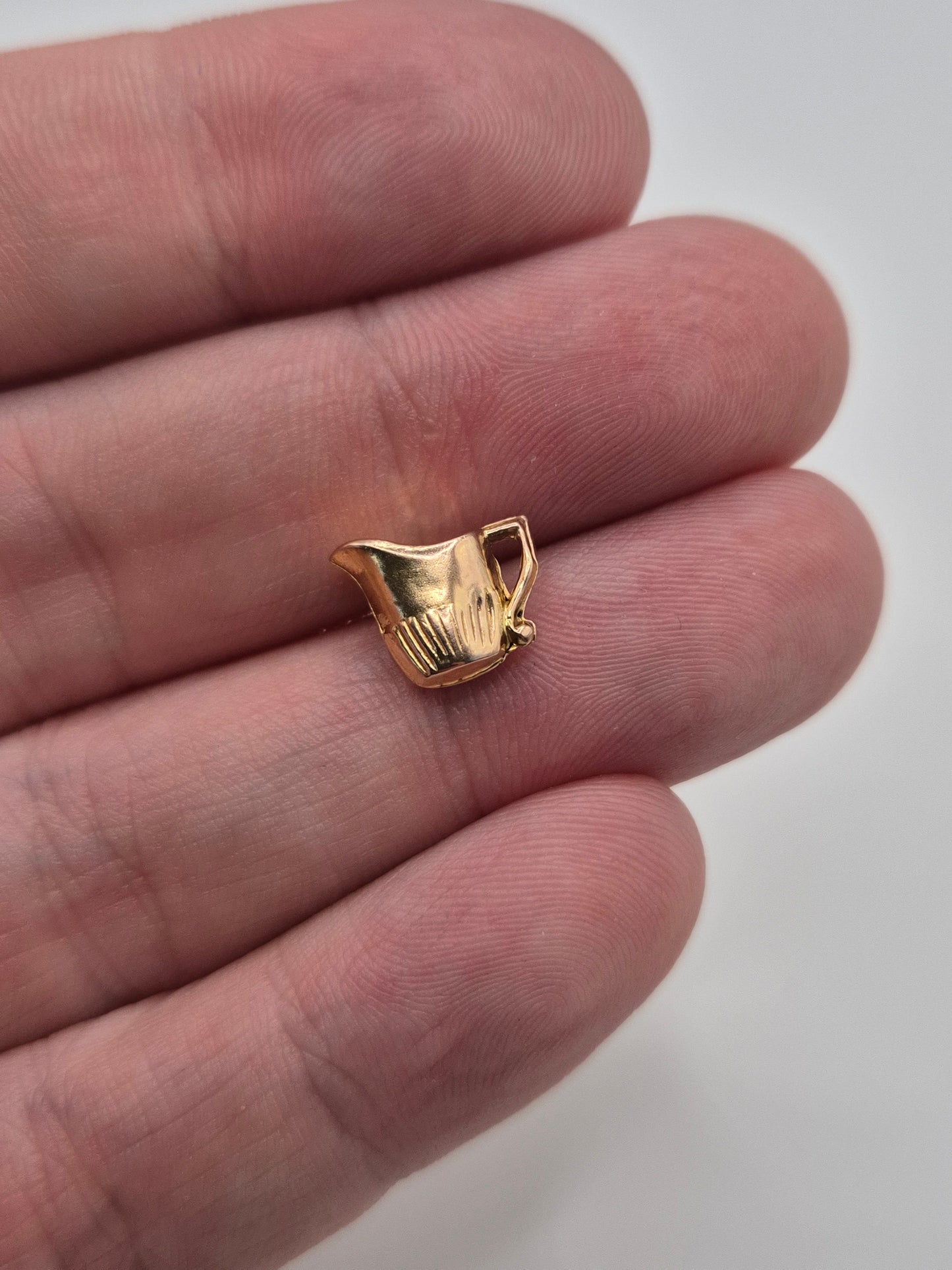 9ct gold water jug charm