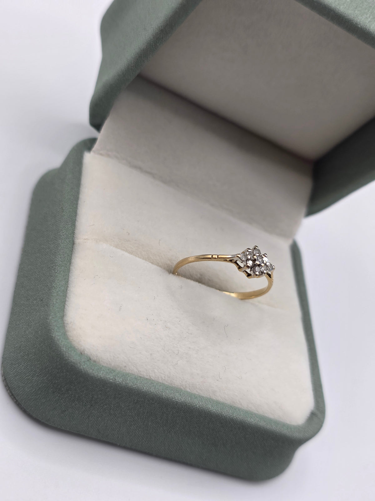9ct gold diamond ring