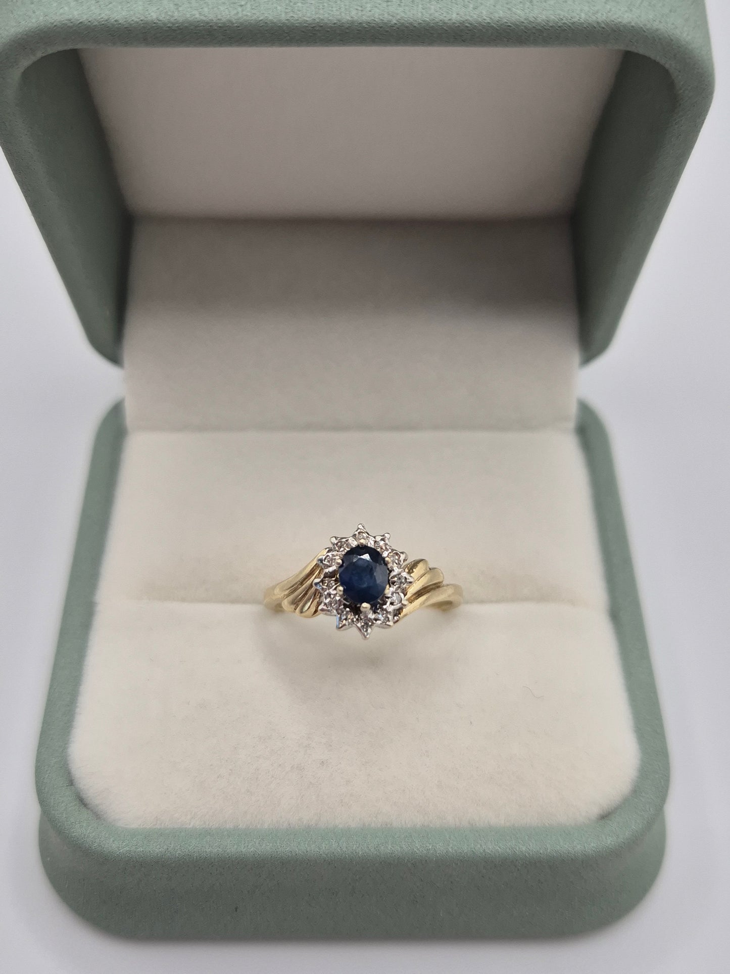 9ct gold sapphire and diamond ring