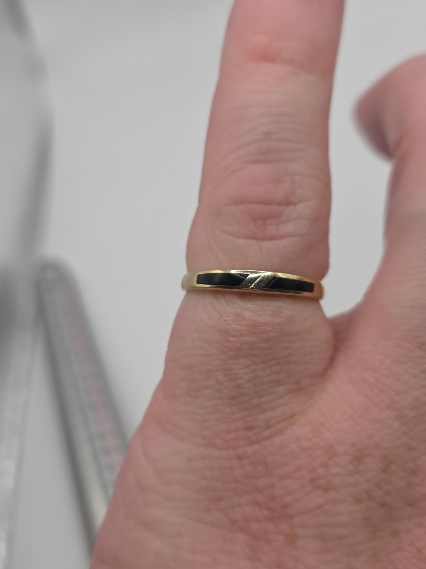 9ct gold onyx ring