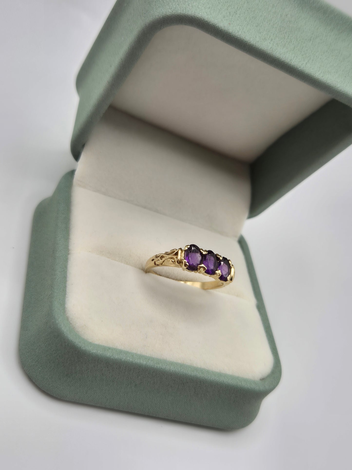 9ct gold amethyst ring