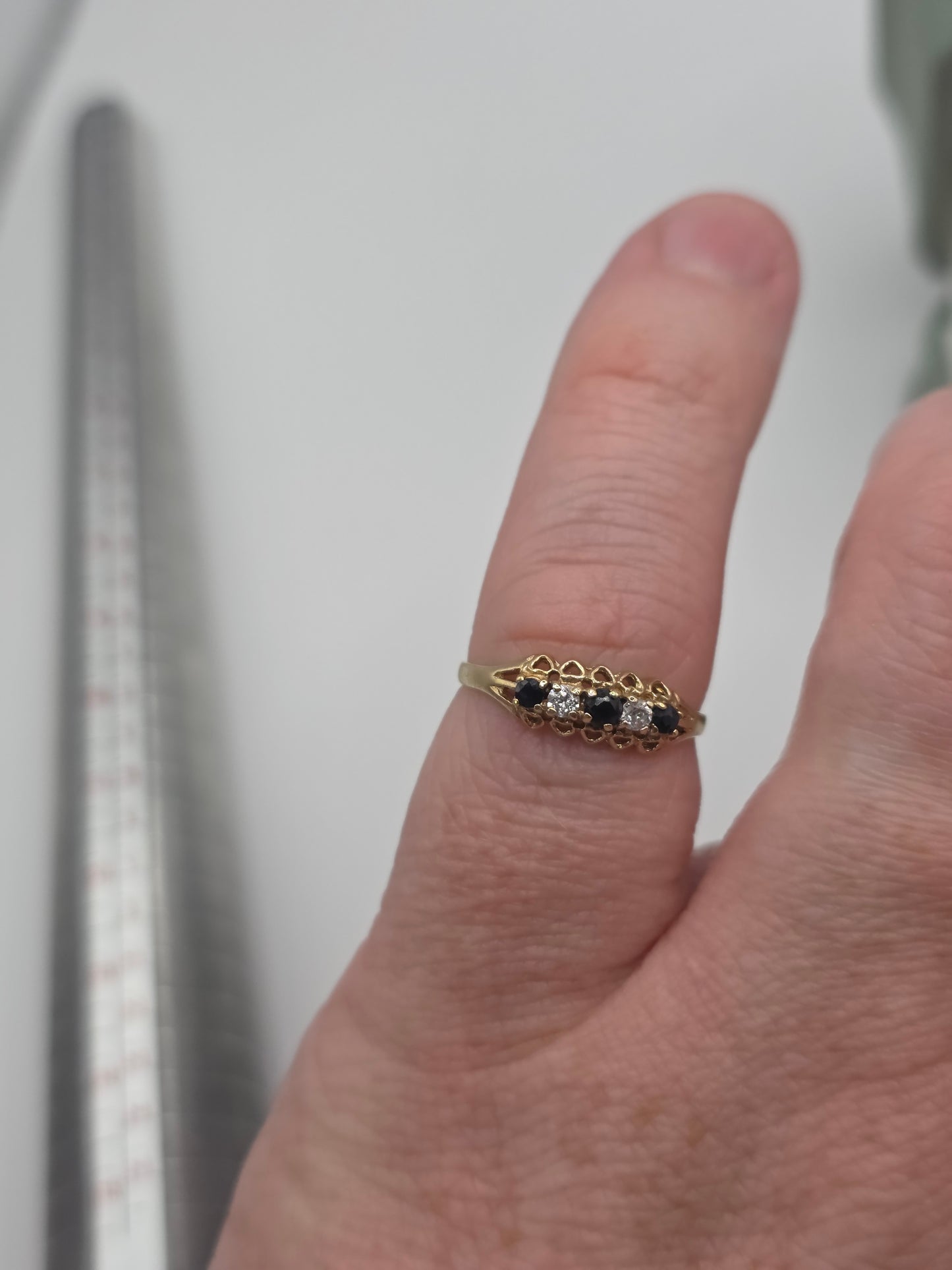 9ct gold sapphire and cz ring