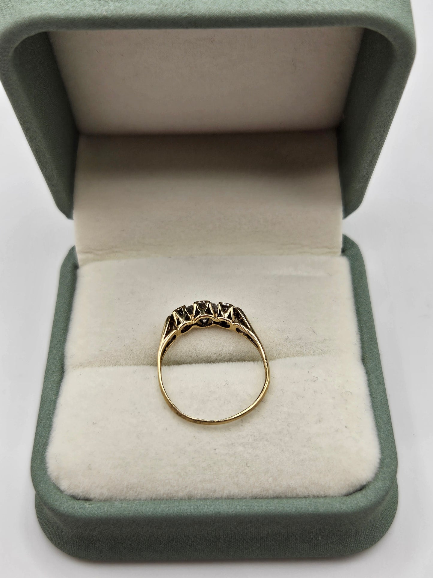 9ct gold diamond ring