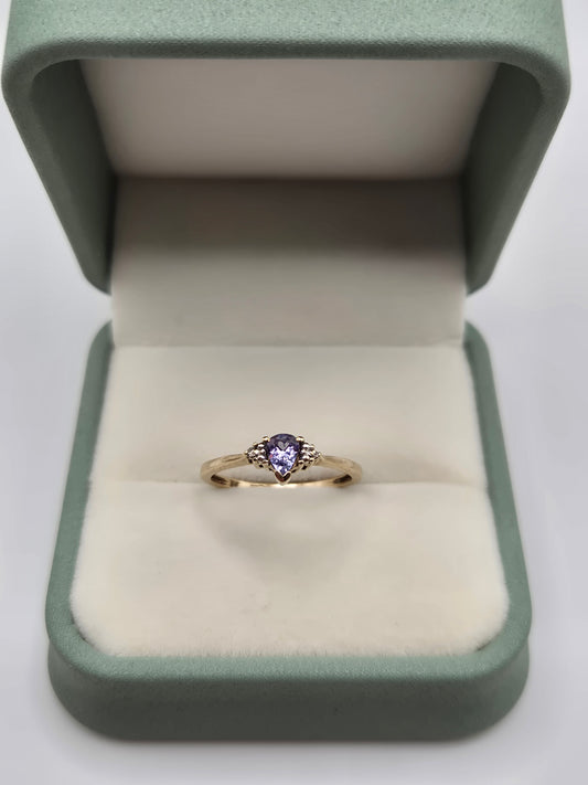 9ct gold tanzanite and diamond ring