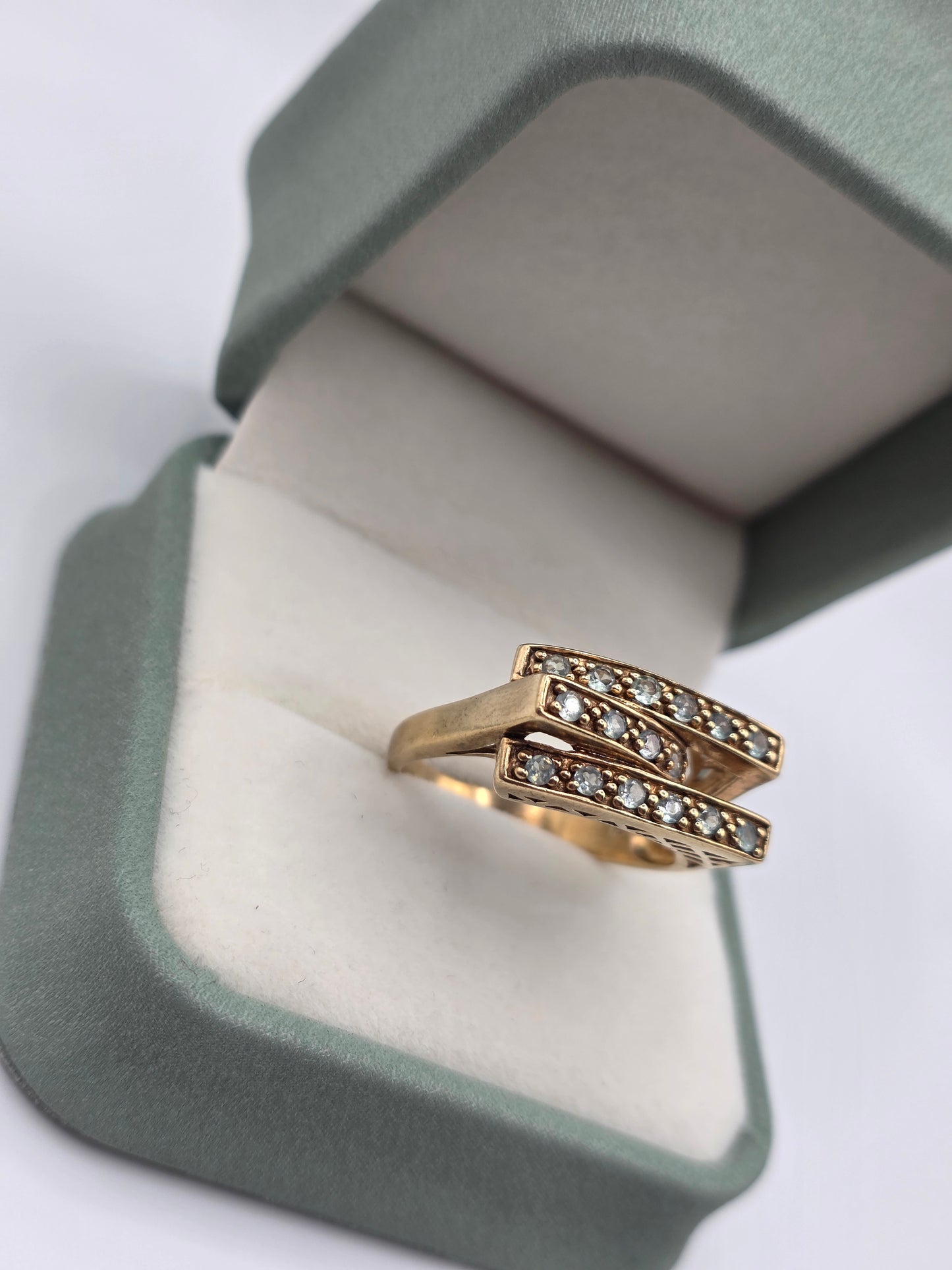 9ct gold alexandrite ring