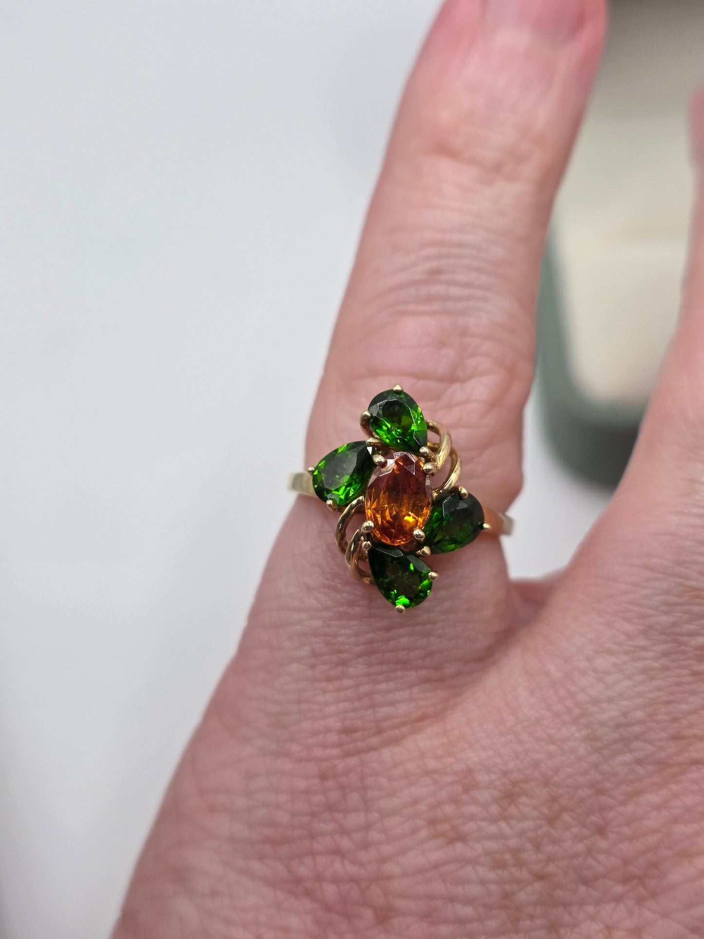 9ct gold citrine and diopside ring