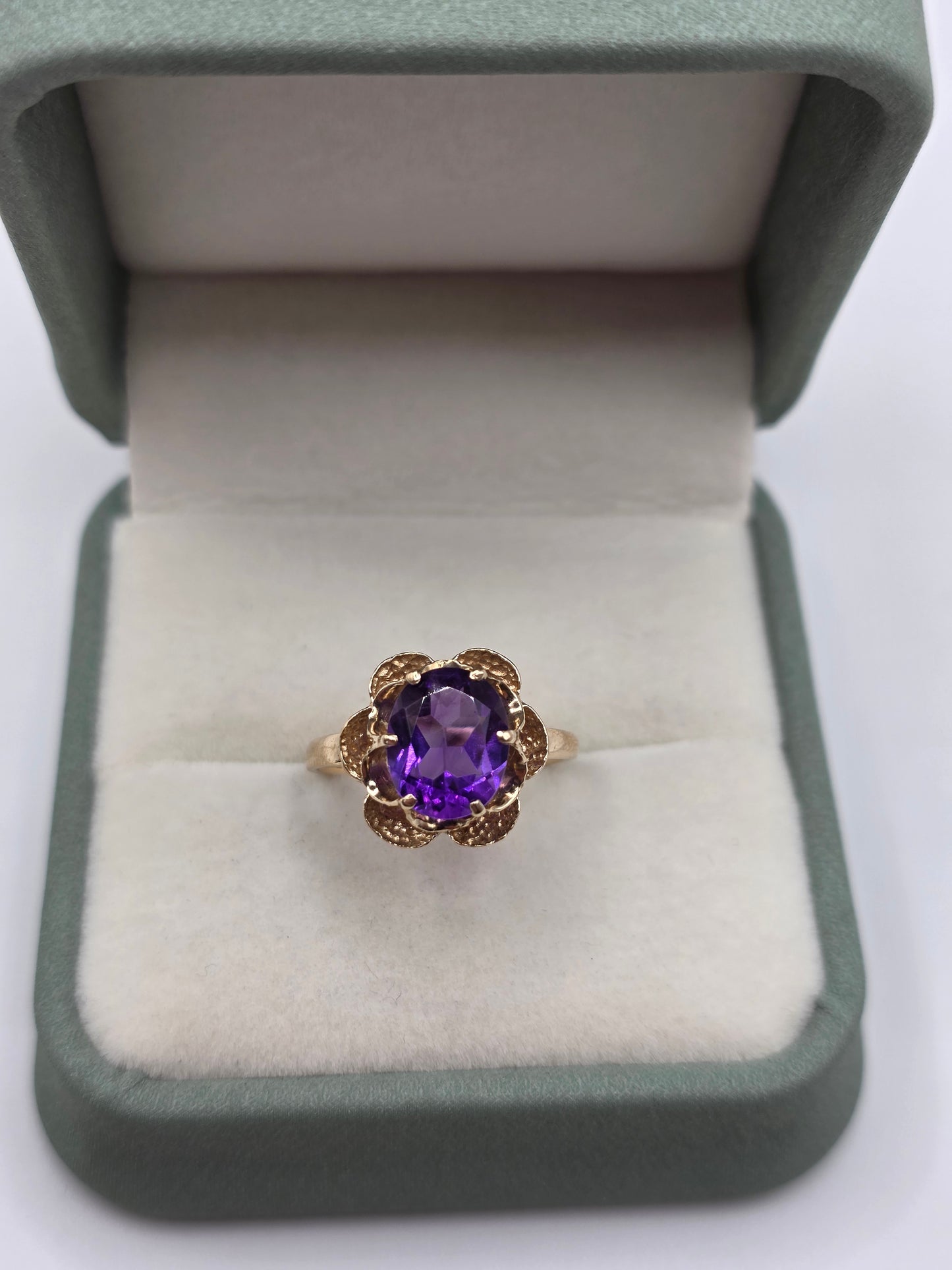 9ct gold amethyst ring