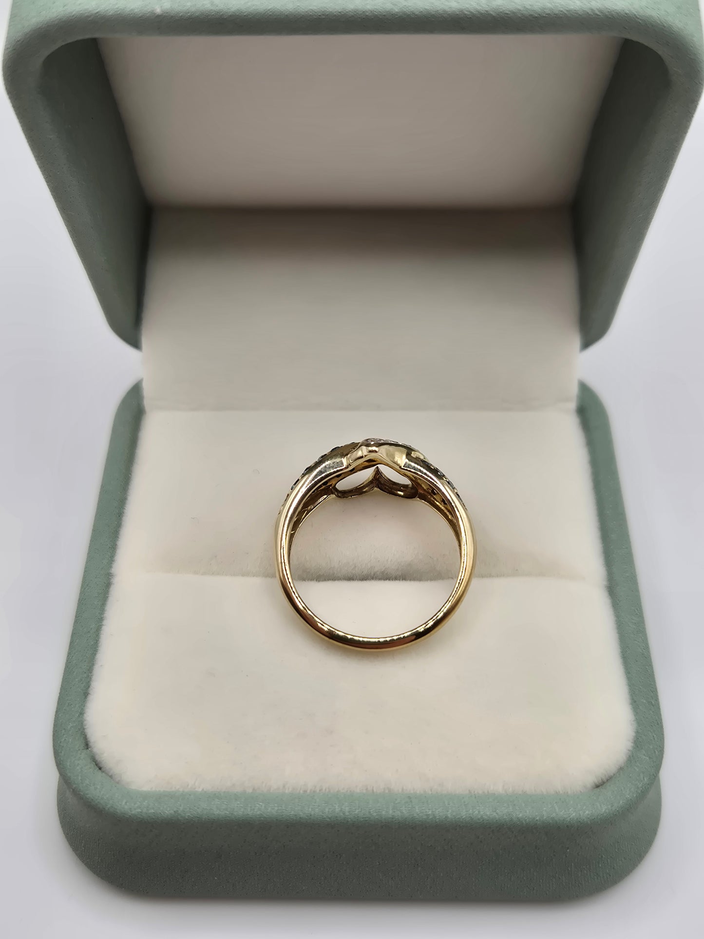 9ct gold blue and white diamond ring