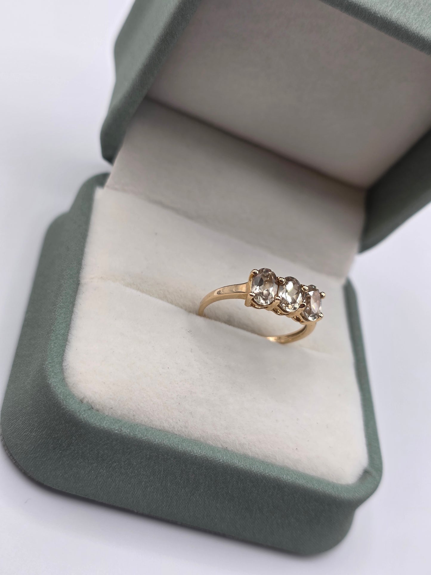 9ct gold topaz ring