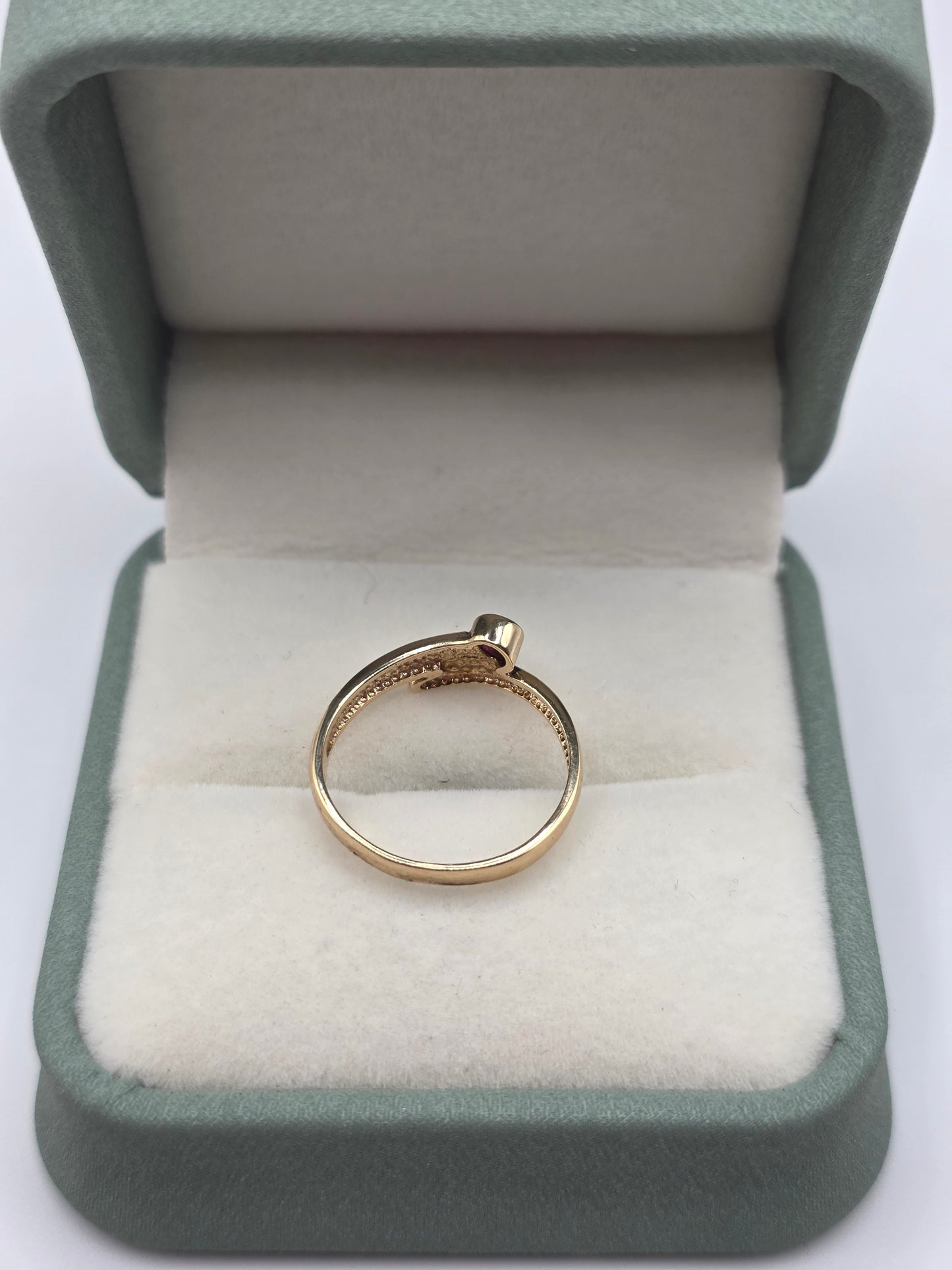 9ct gold ruby ring