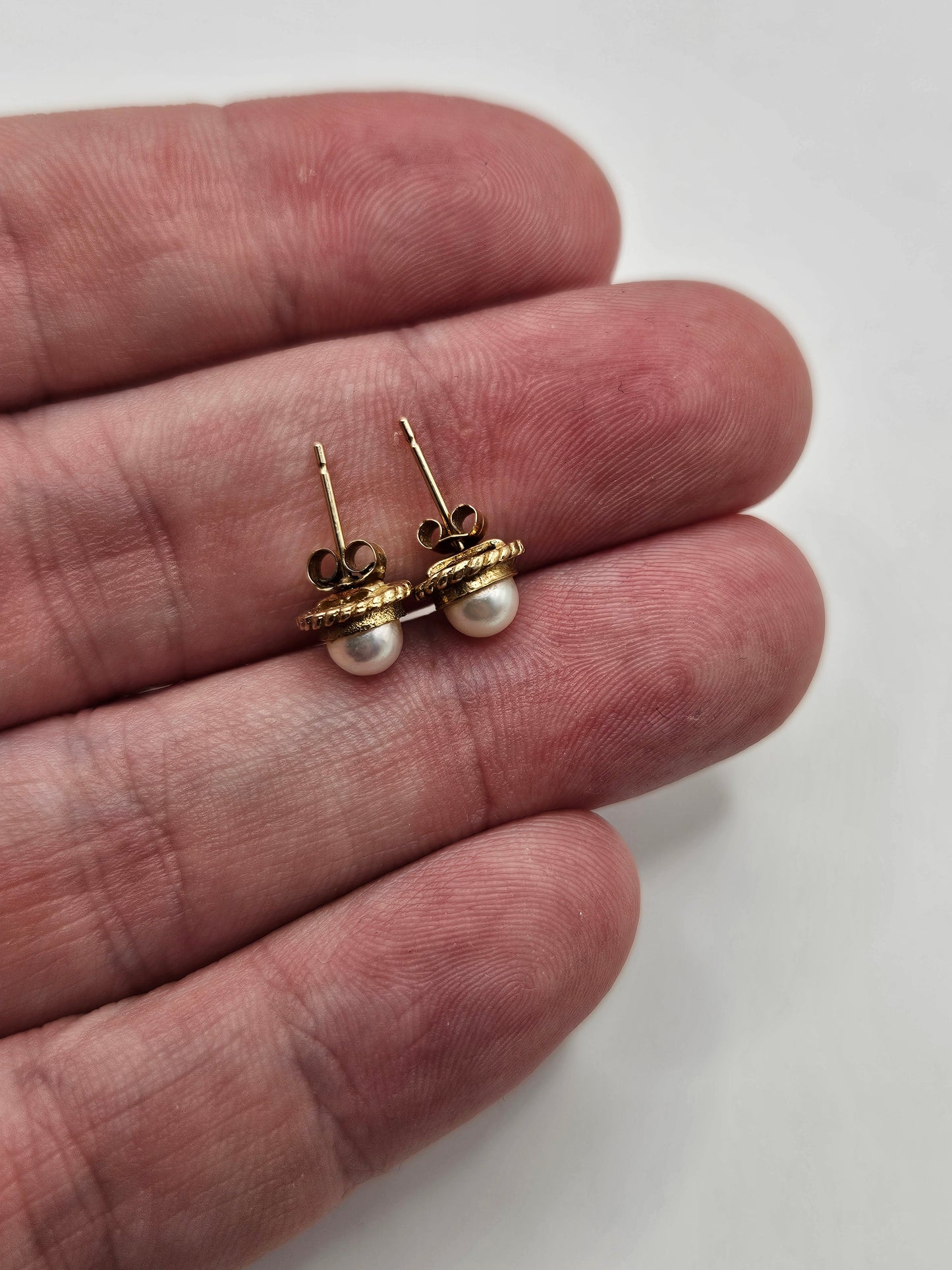 9ct gold pearl earrings