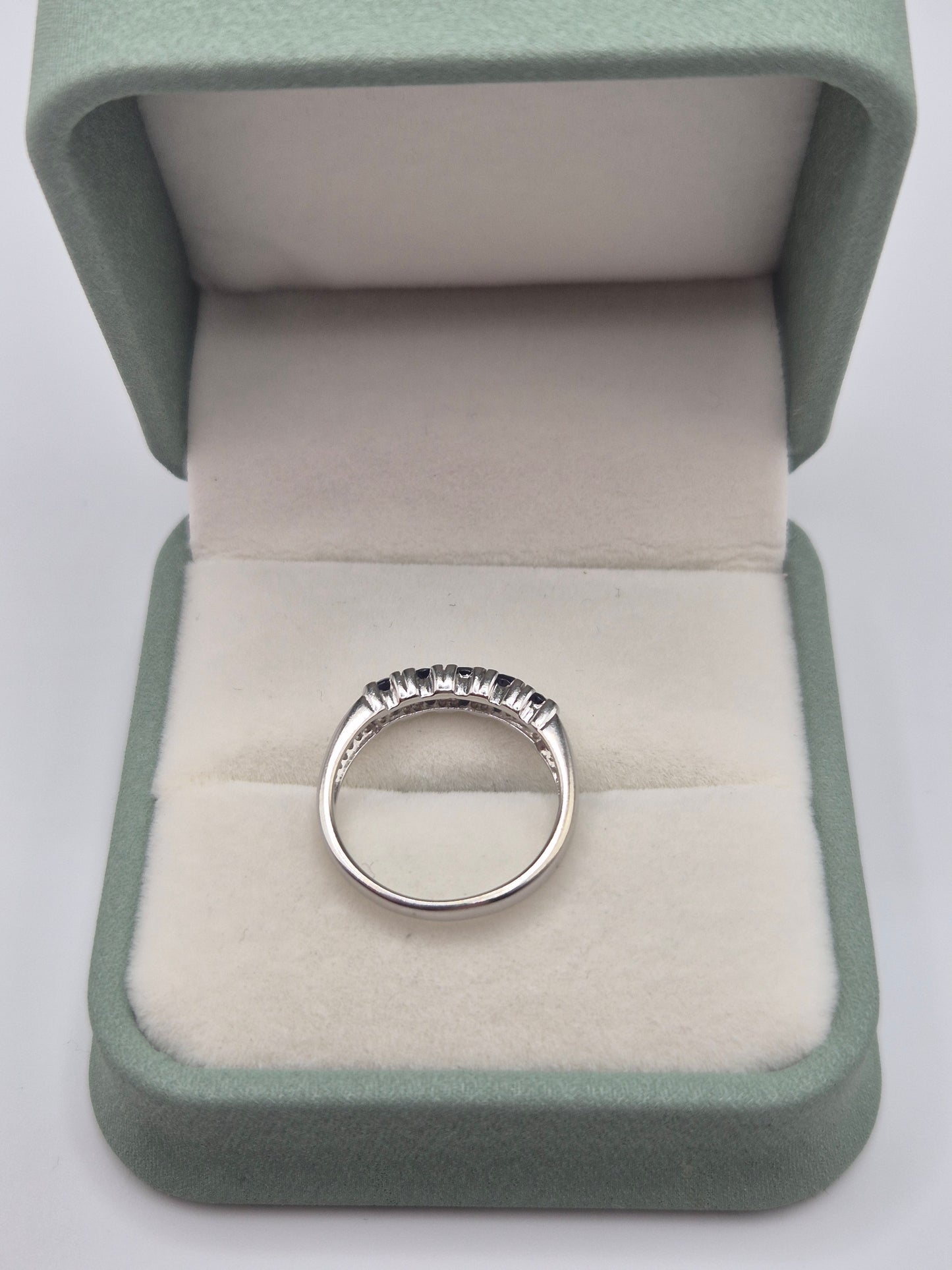 9ct white gold sapphire ring
