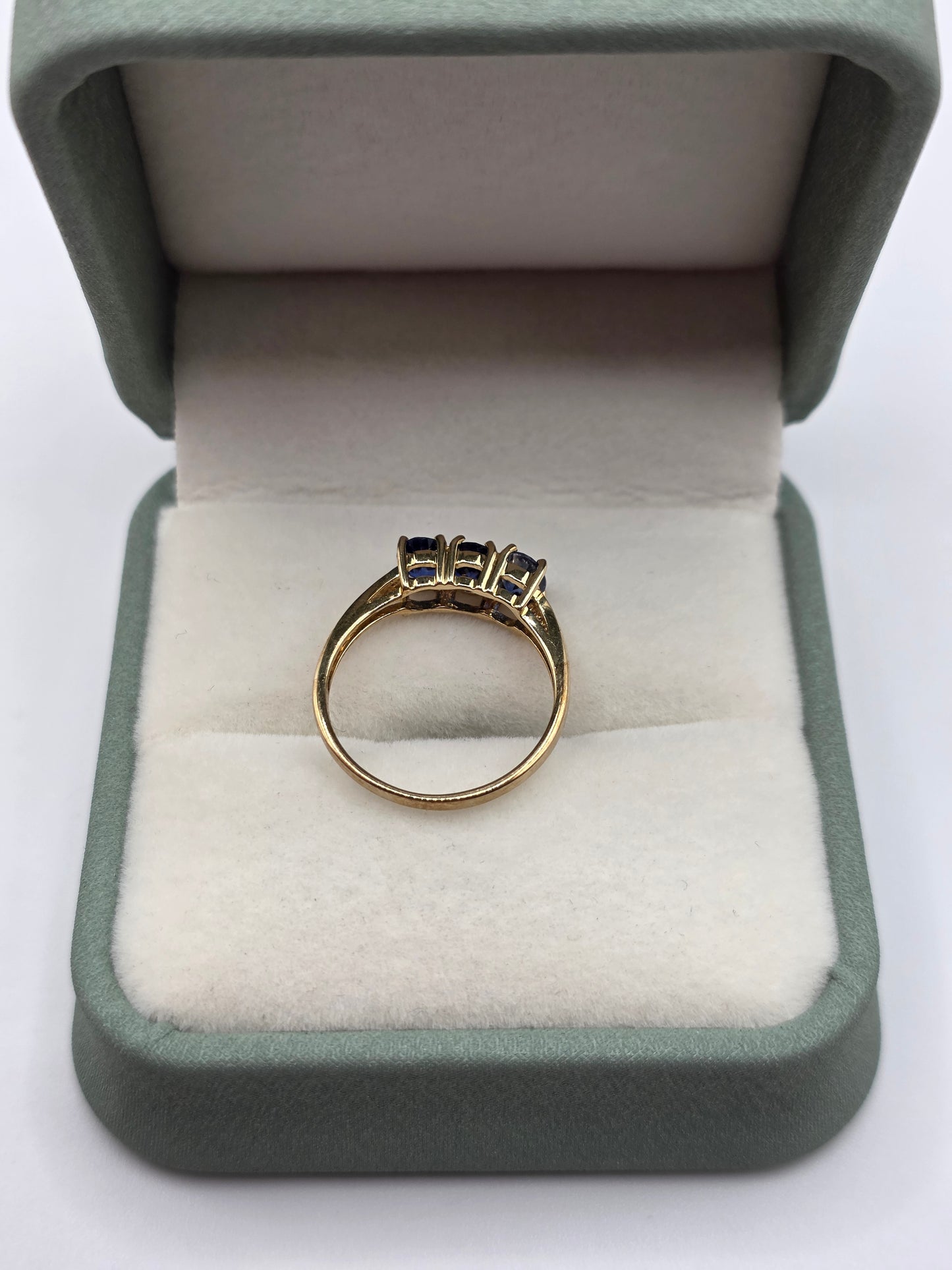 9ct gold kyanite and diamond ring