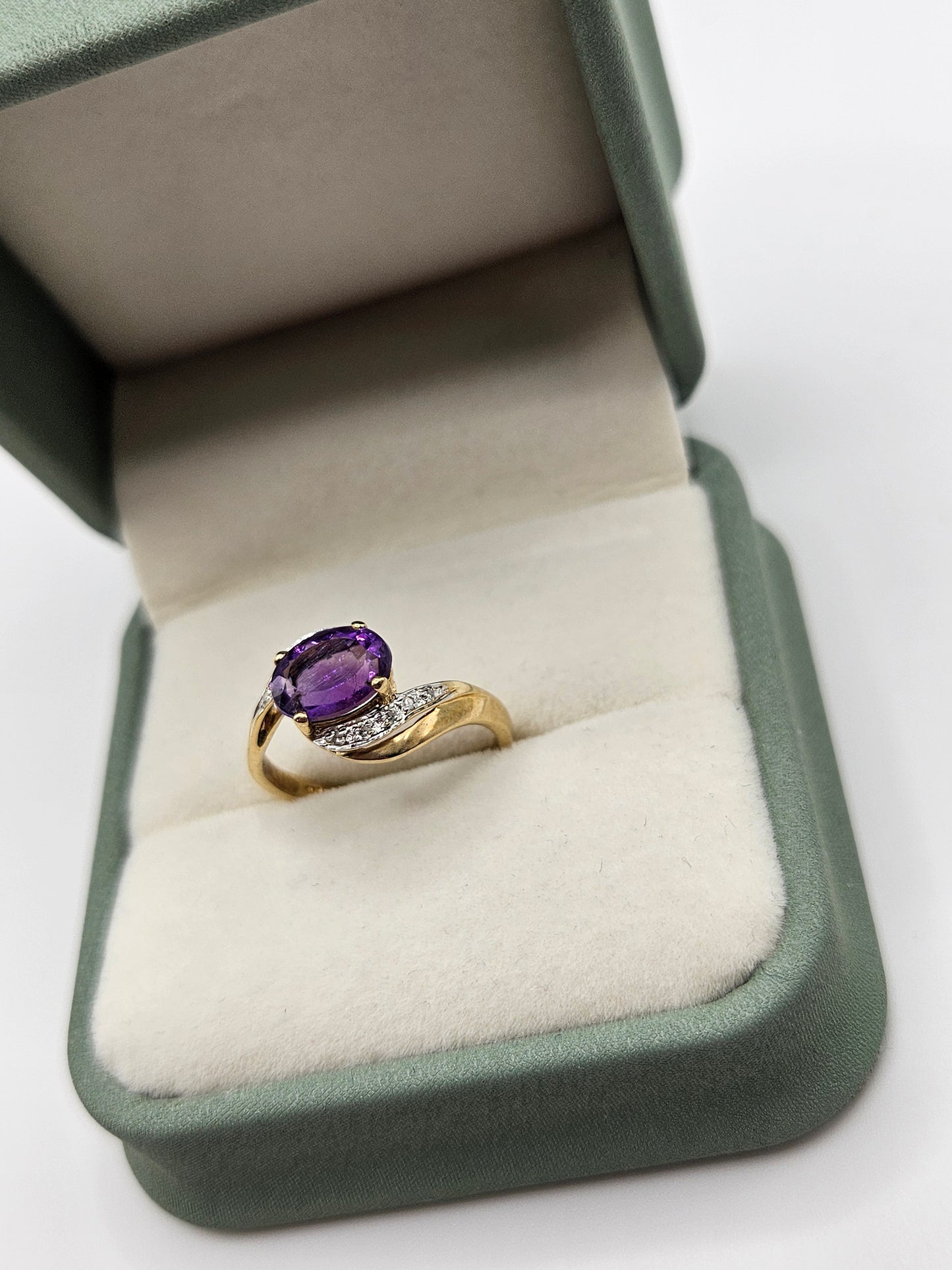 9ct gold amethyst and diamond ring