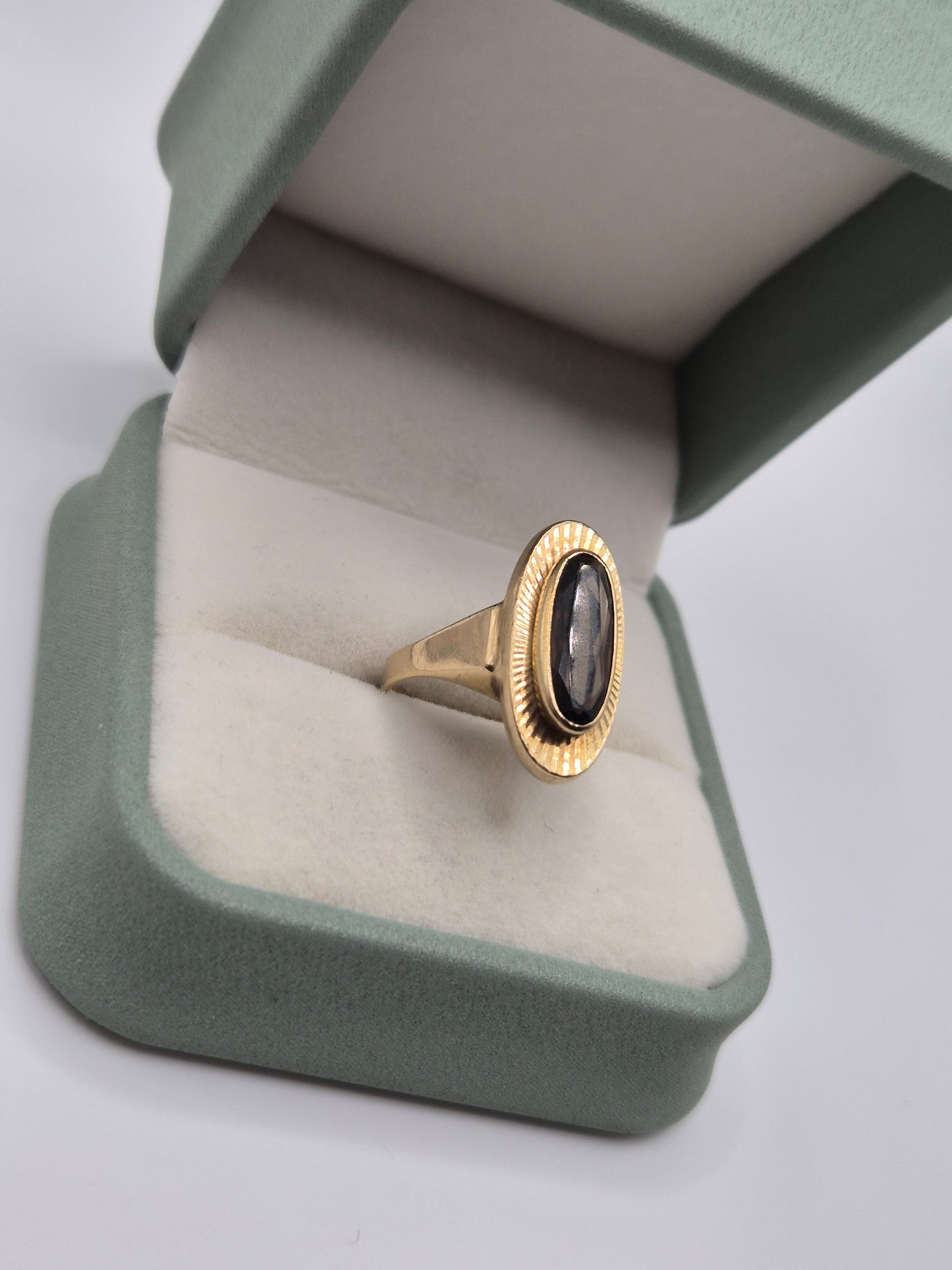 9ct gold smokey quartz ring