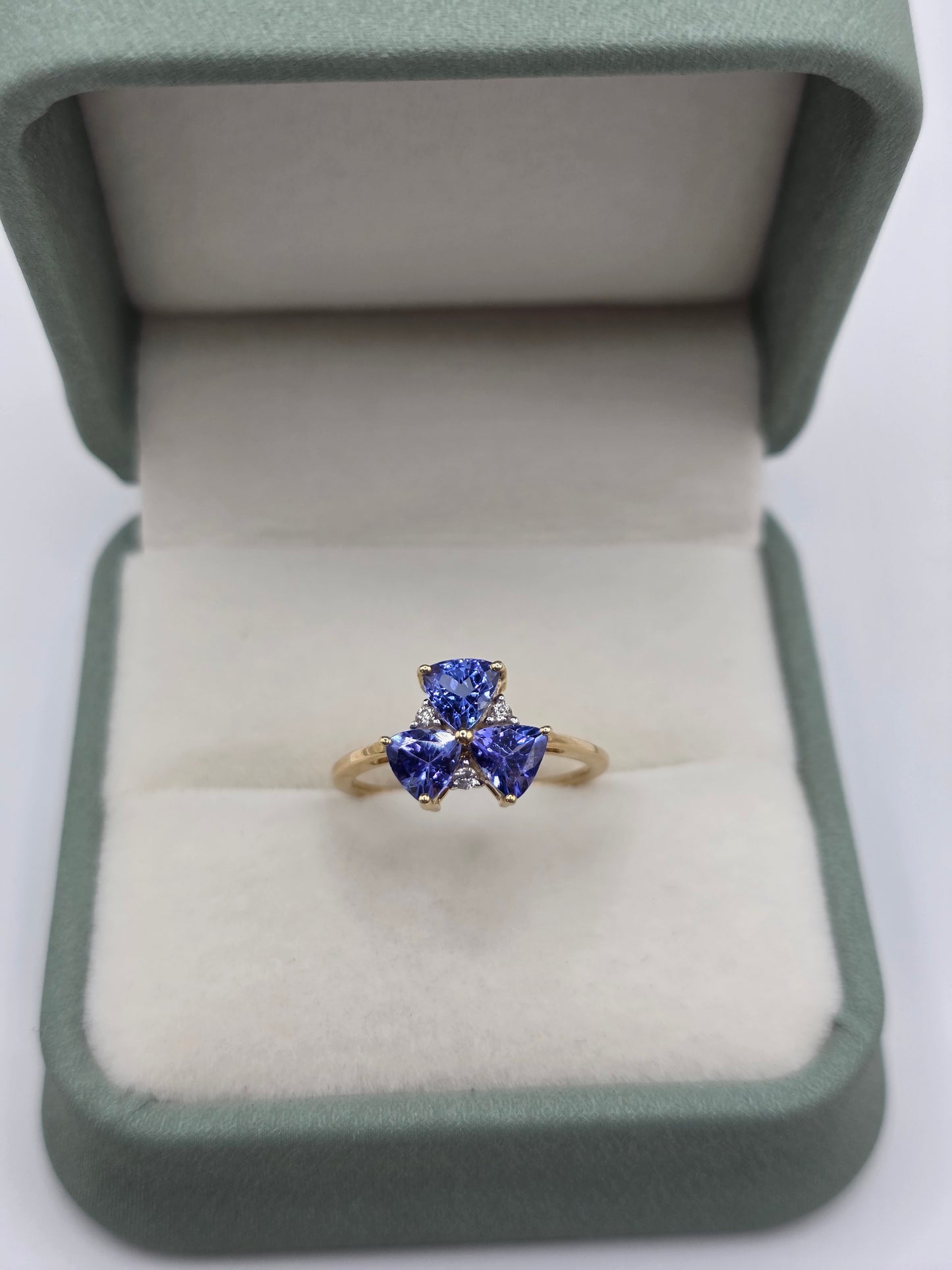 9ct gold tanzanite and zircon ring