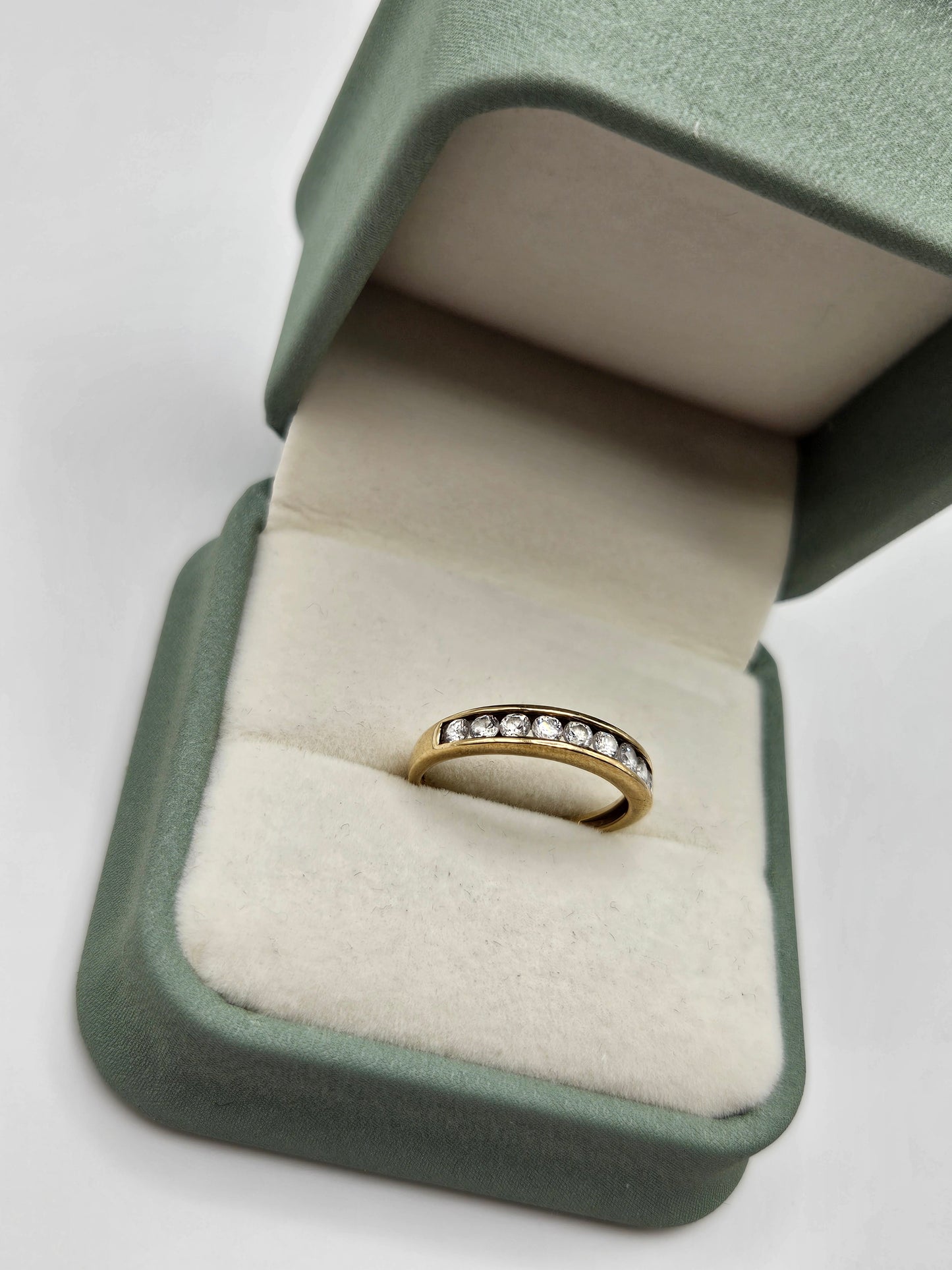 9ct gold cz ring