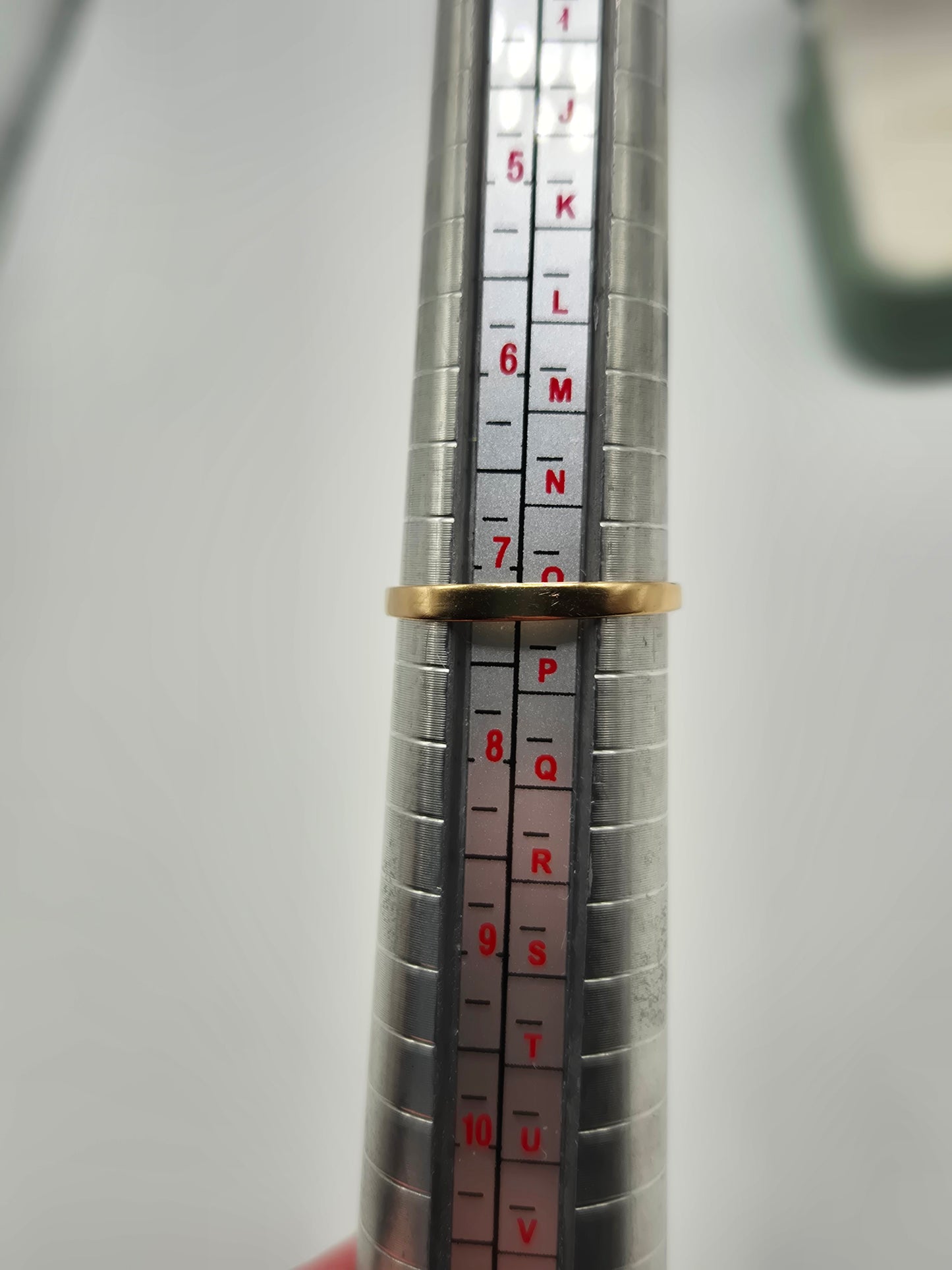 9ct gold sapphire and diamond ring