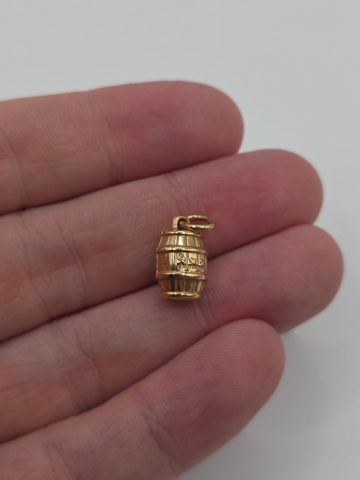 9ct gold barrell charm