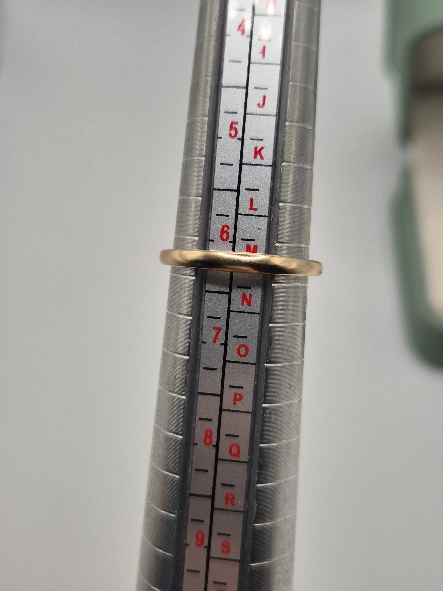 9ct gold sapphire and diamond ring