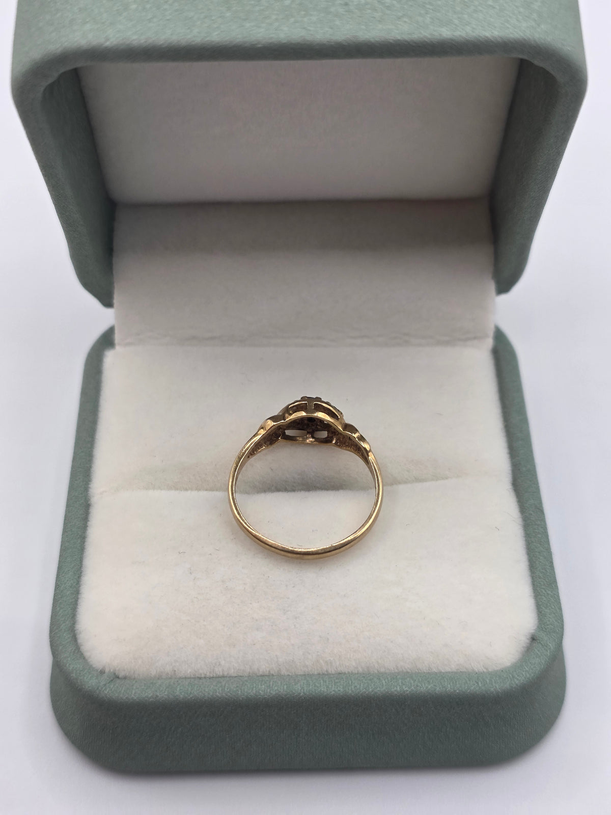 9ct gold sapphire and diamond ring