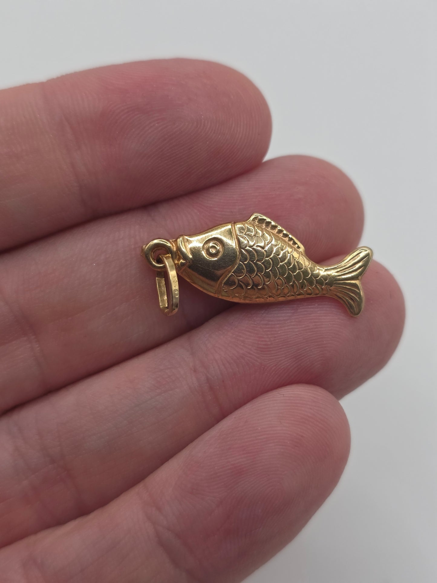 9ct gold fish charm