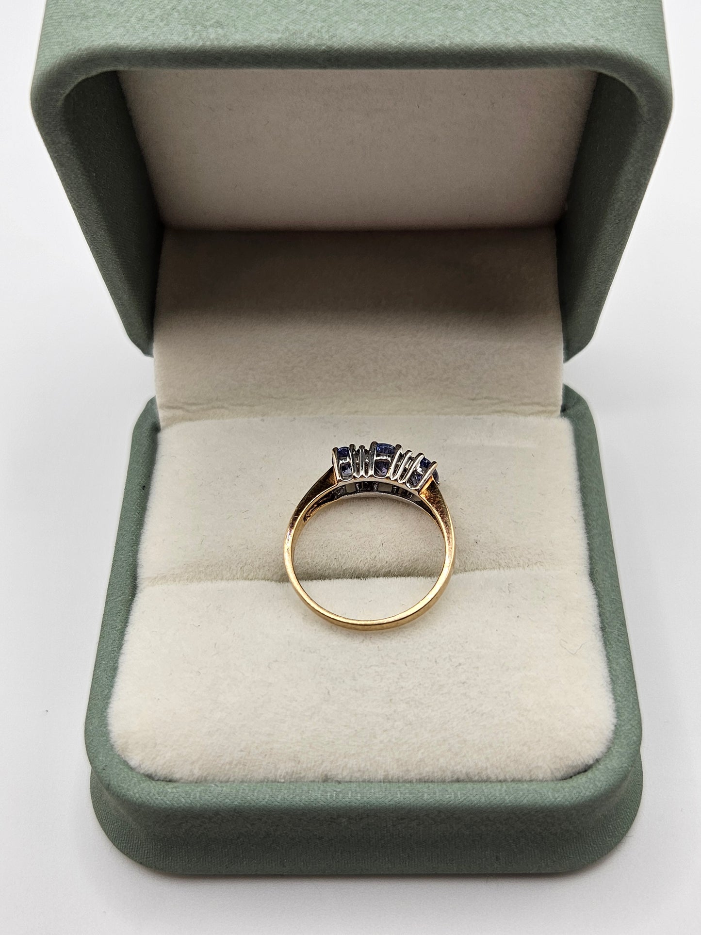 9ct gold tanzanite and diamond ring