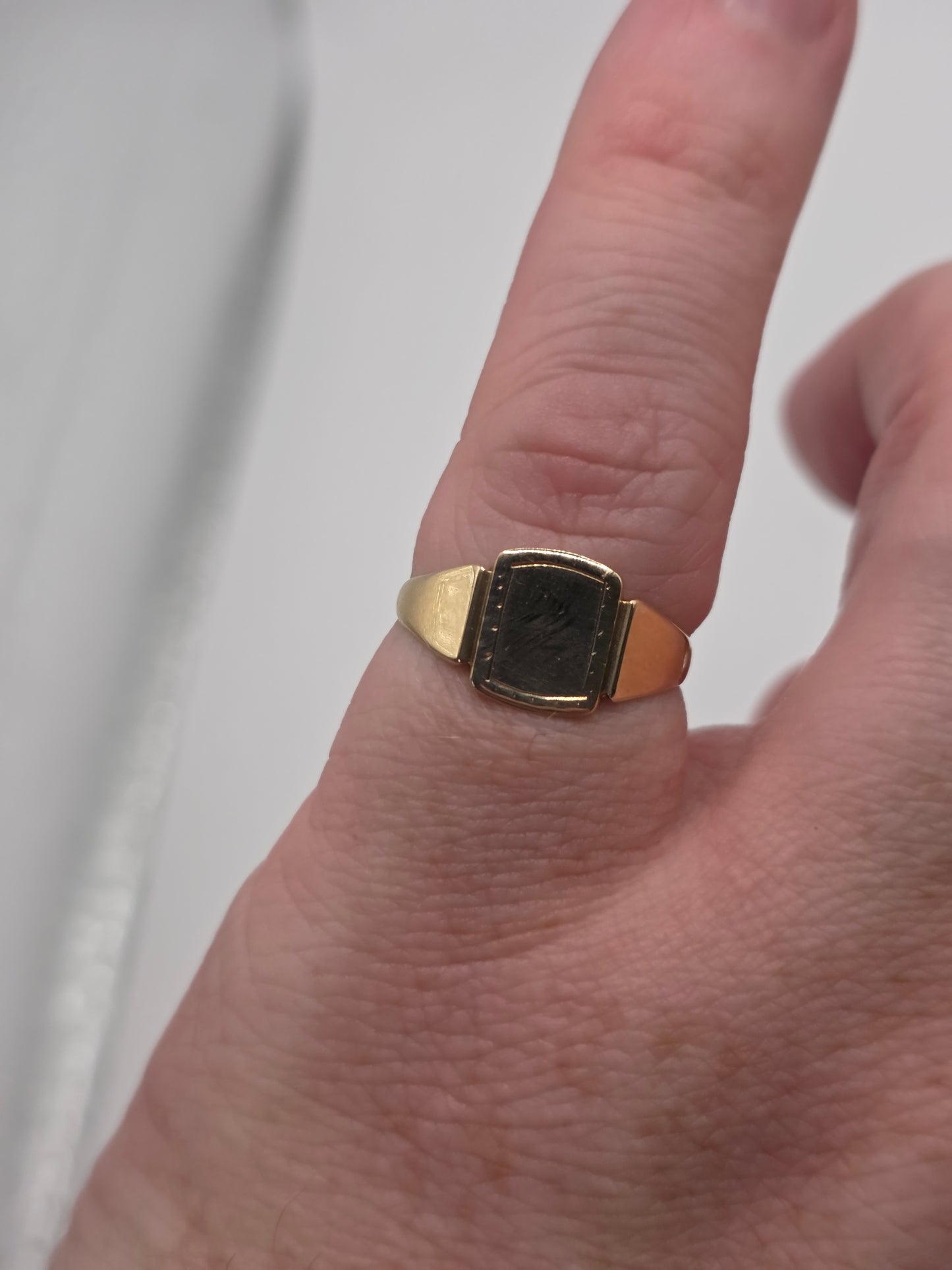 9ct gold signet ring
