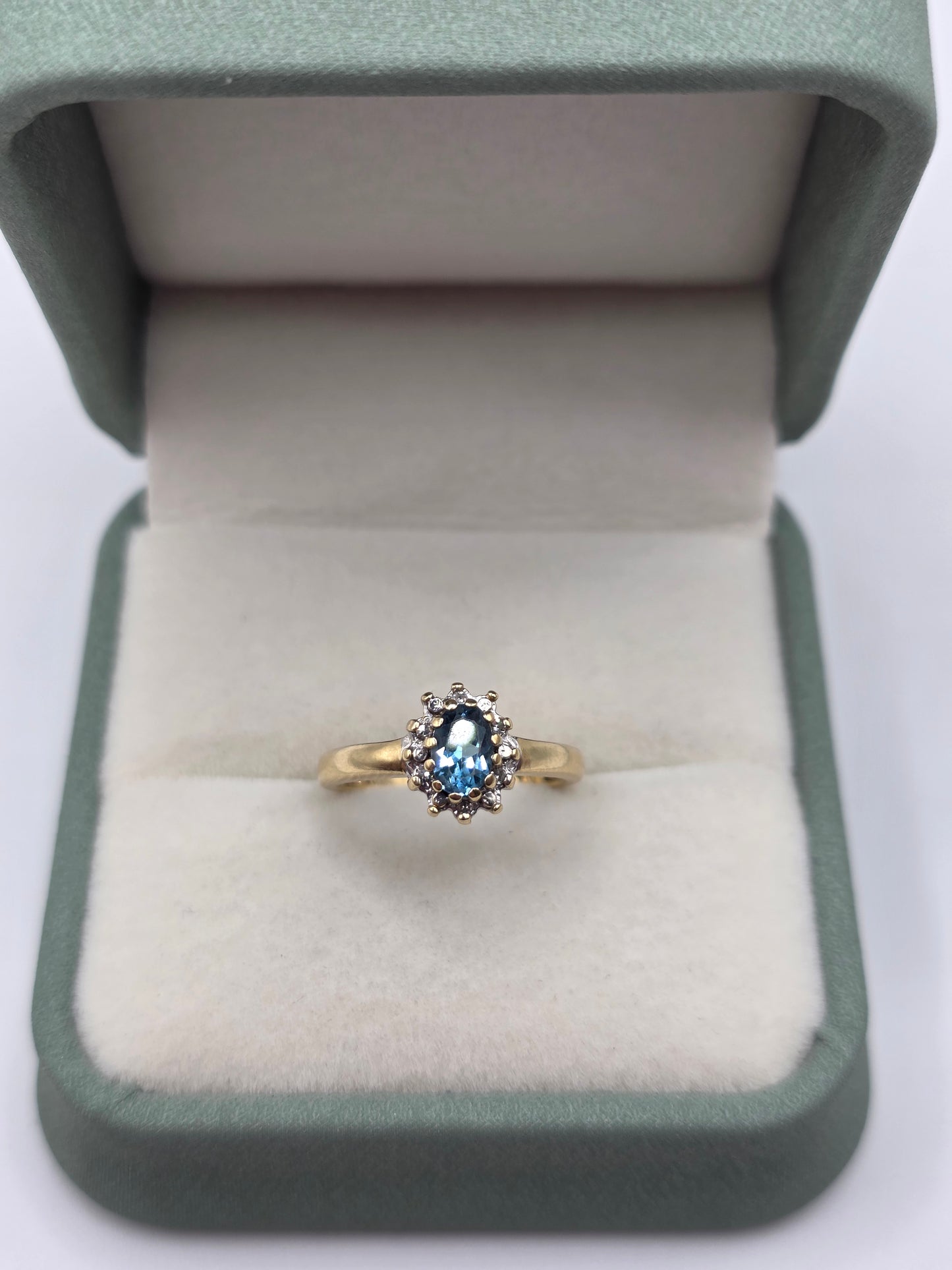 9ct gold topaz and diamond ring