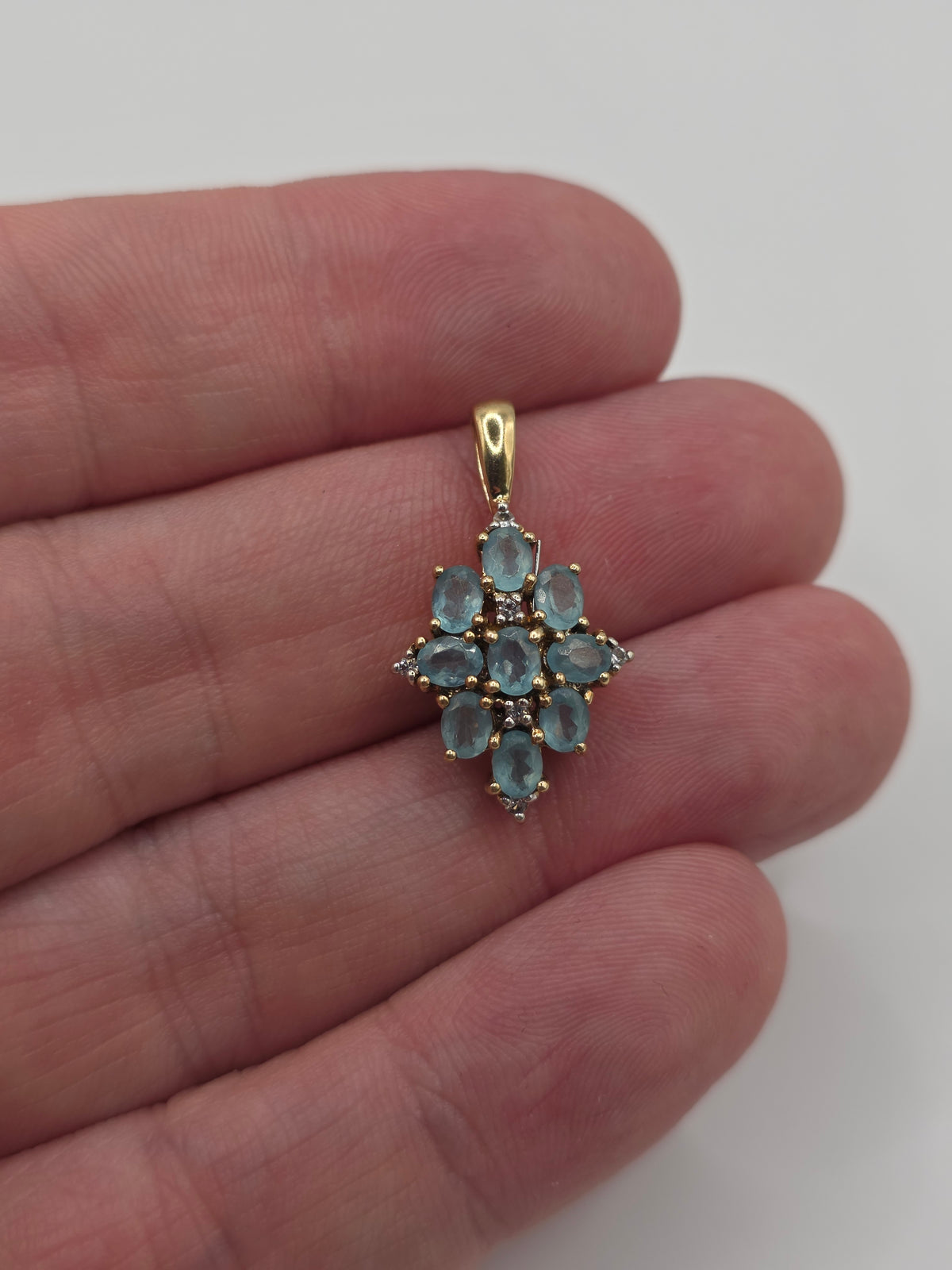 9ct gold blue apatite pendant