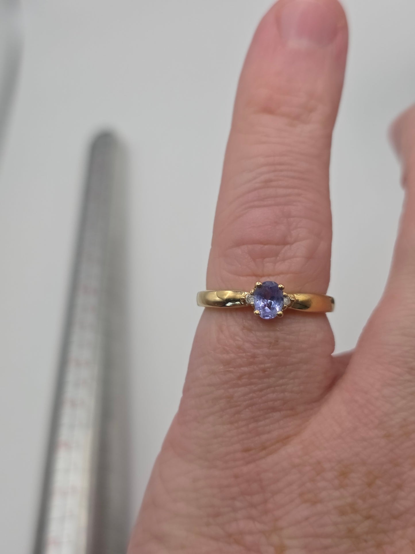 9ct gold tanzanite and diamond ring