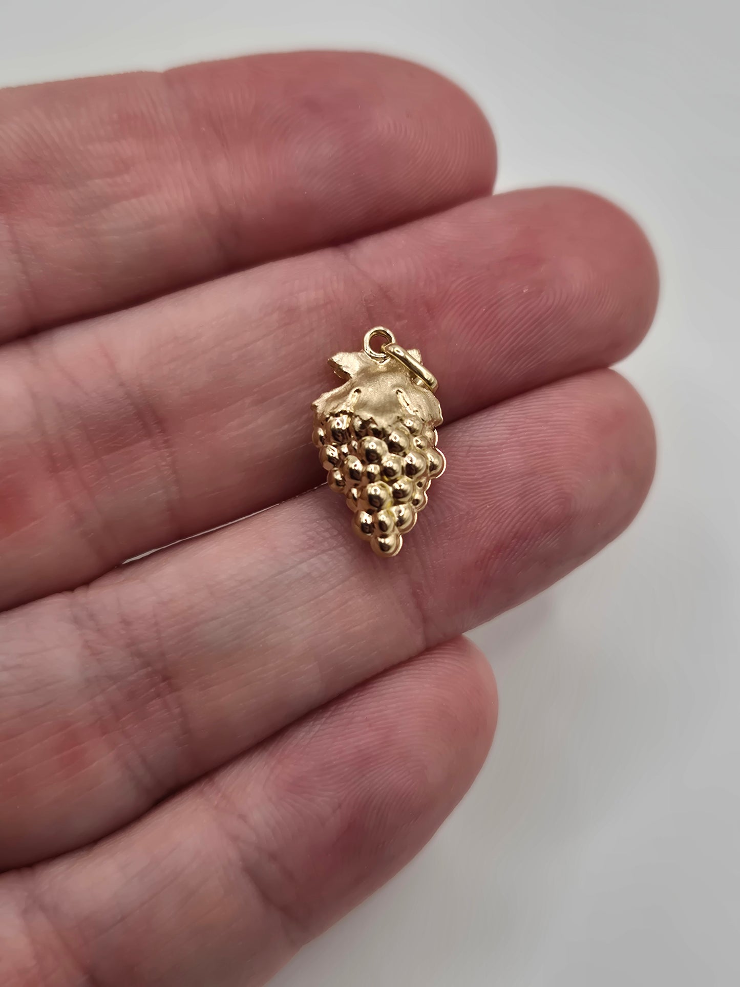 9ct gold grape charm