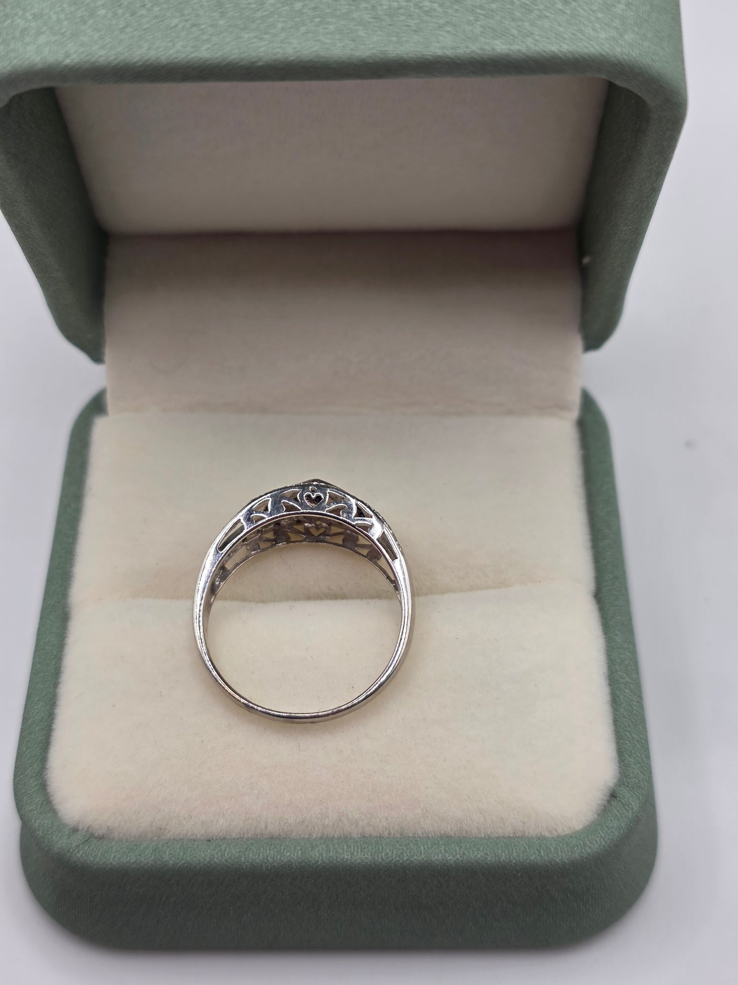 9ct white gold sapphire and diamond ring