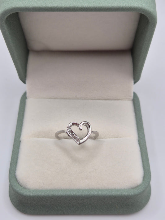 9ct white gold diamond heart ring