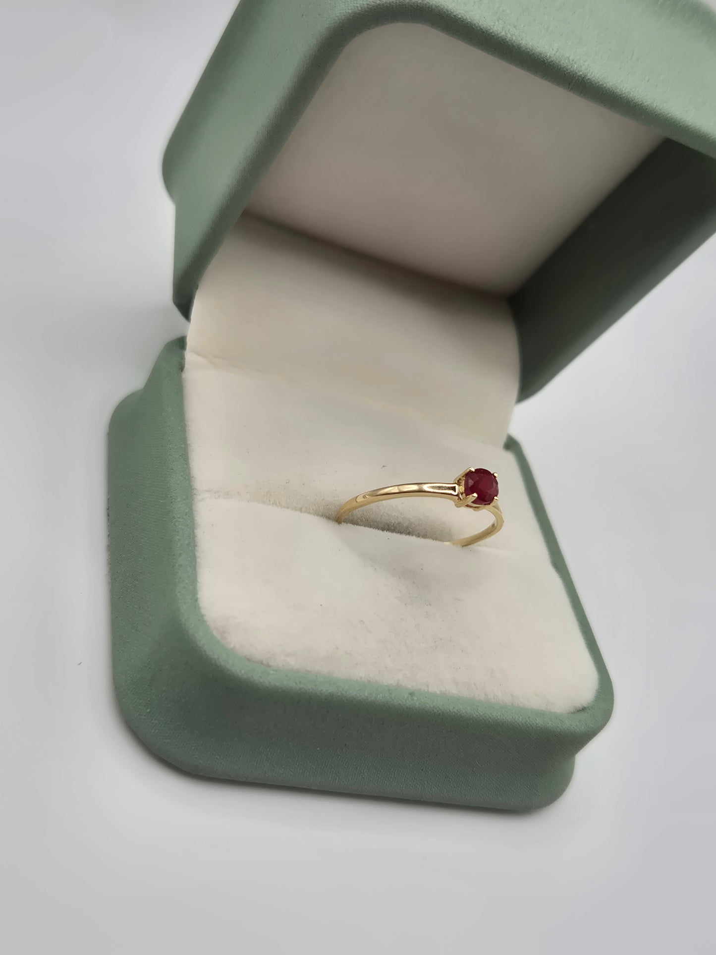 9ct gold ruby ring