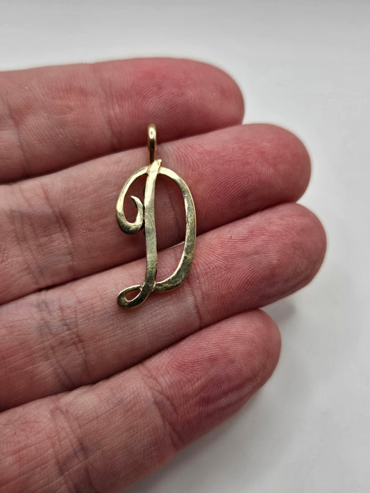 9ct gold initial pendant