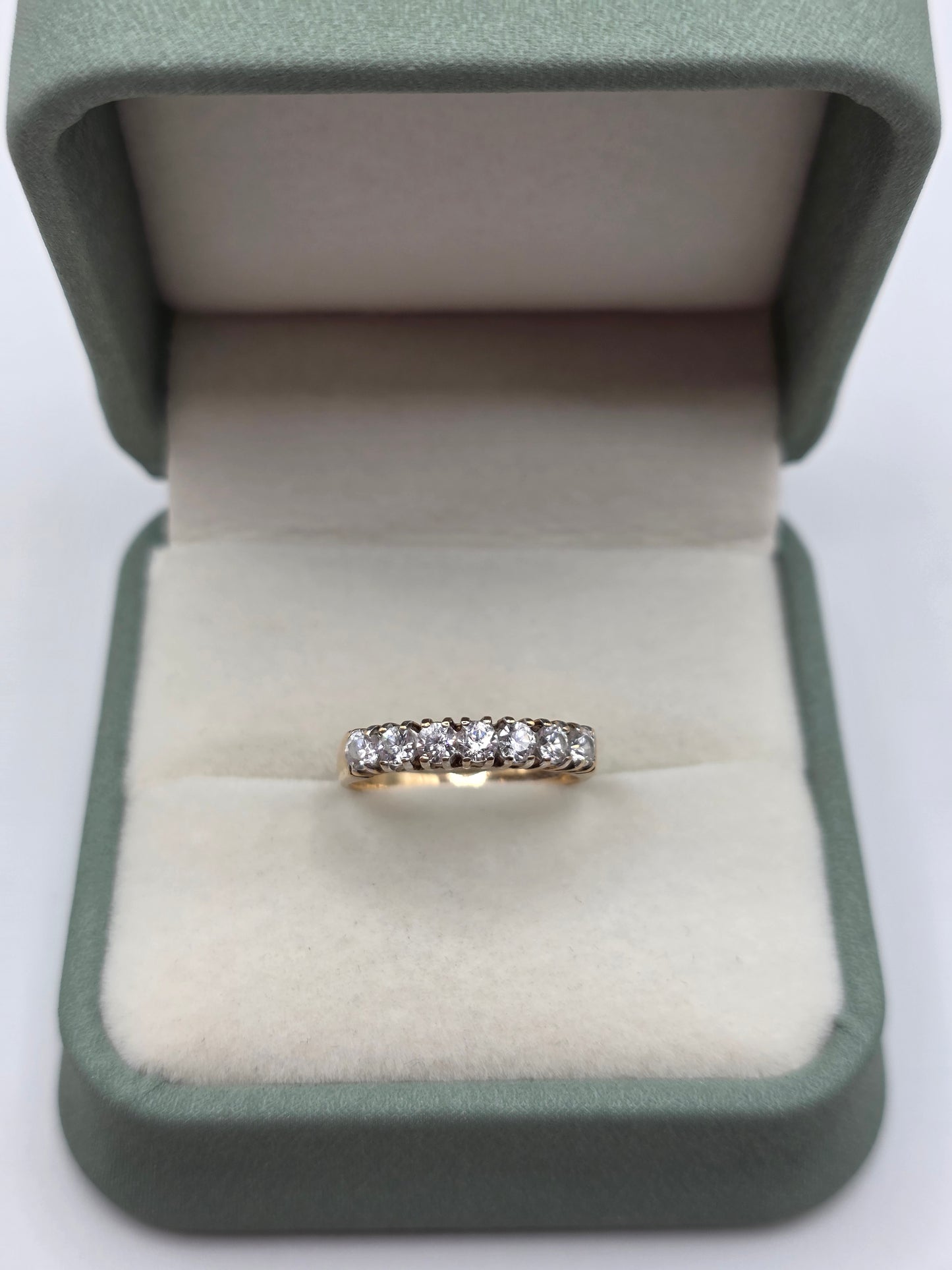9ct gold cz ring