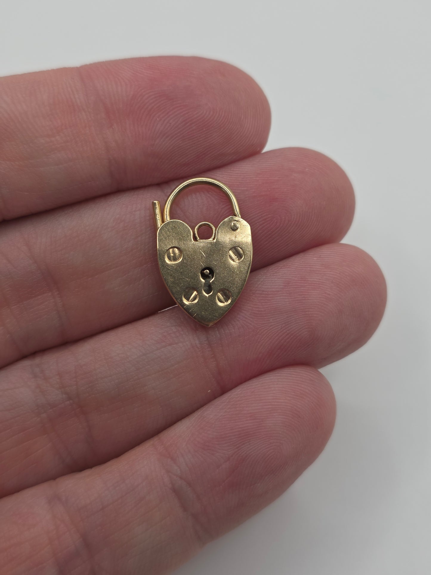 9ct gold padlock 6