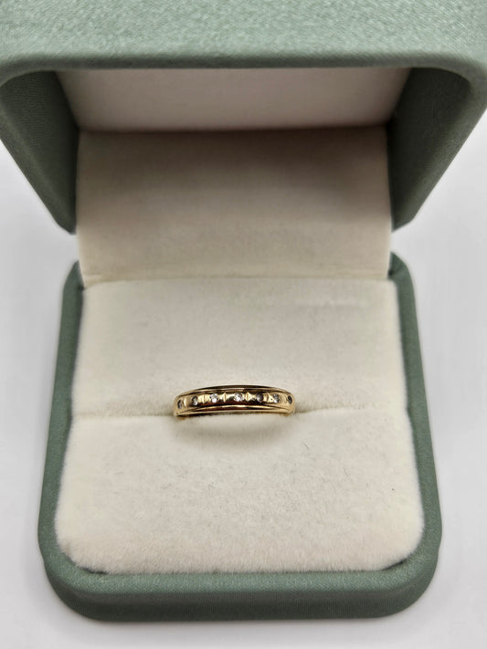 9ct gold cz ring