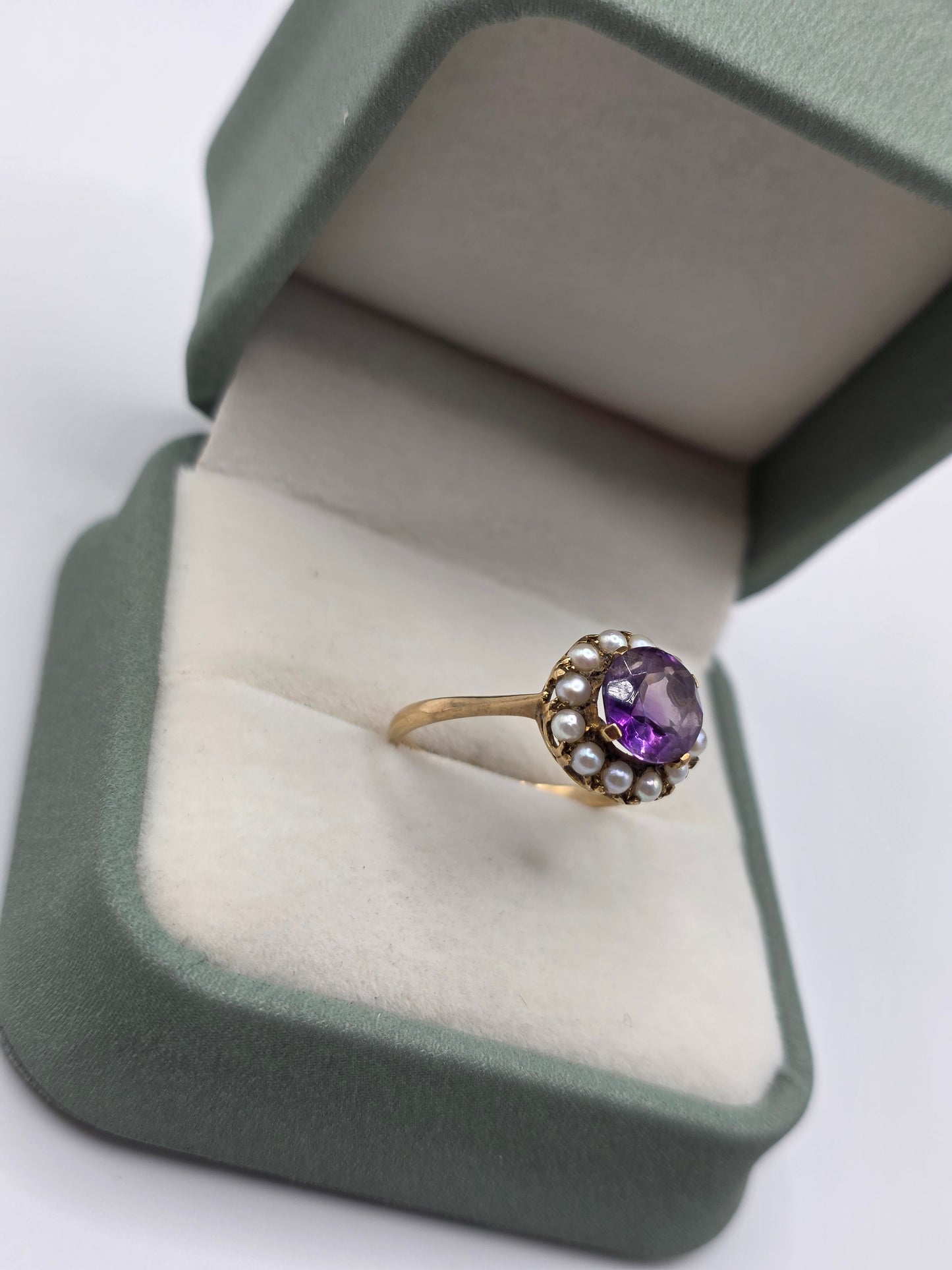 Vintage 9ct gold amethyst and pearl ring