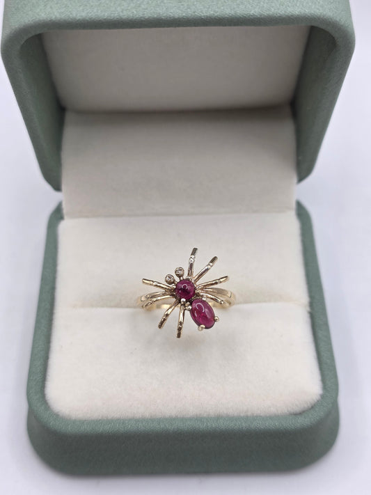 9ct gold cabachon garnet and diamond spider ring
