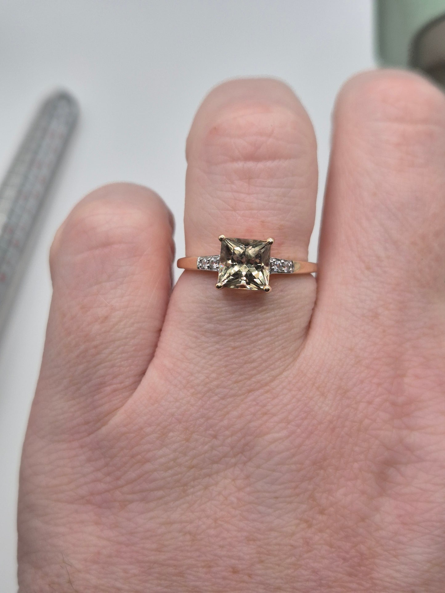 9ct gold green amethyst and zircon ring