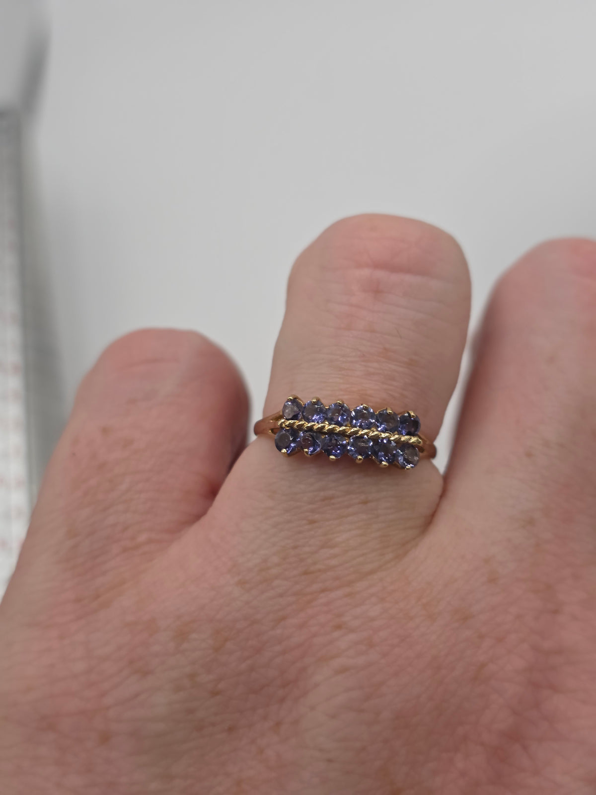 9ct gold tanzanite ring